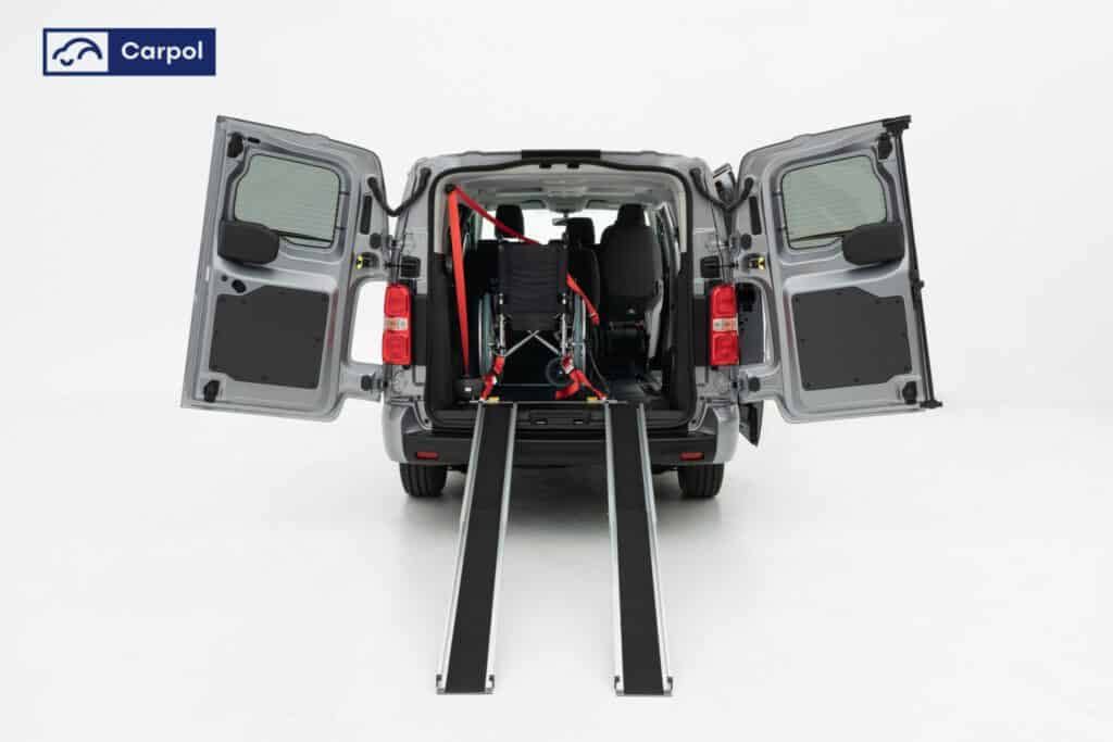 Toyota z podnośnikiem dla wózka inwalidzkiego – Toyota Walder Zabrze