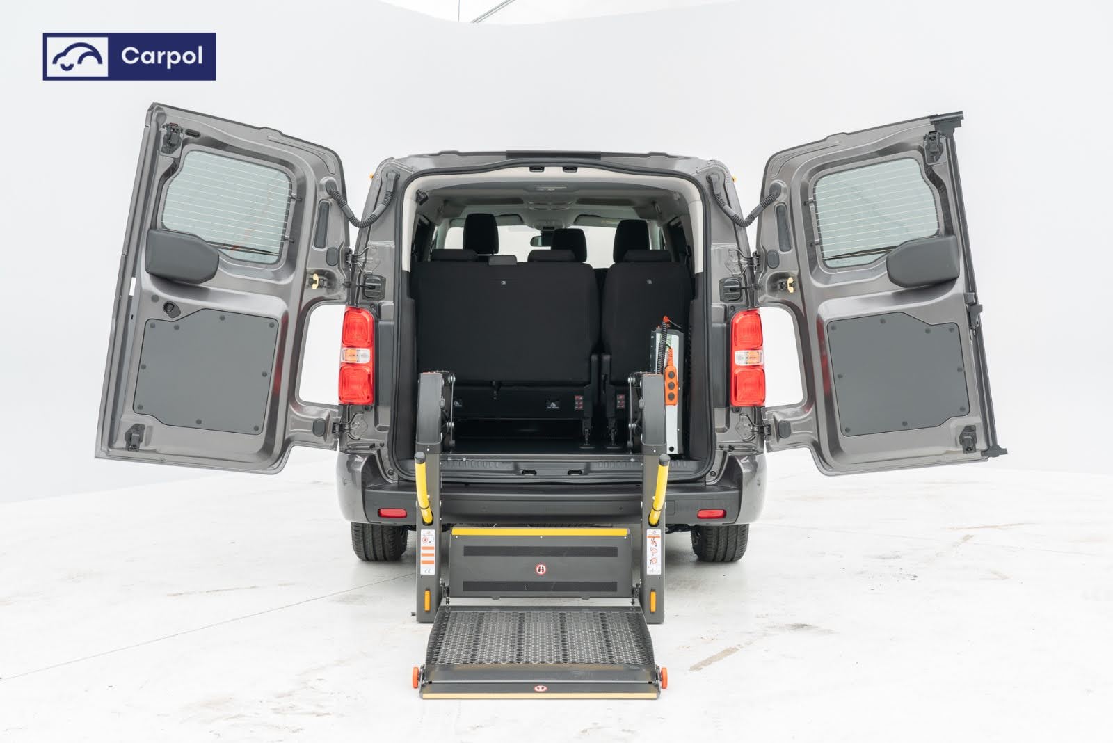 Elektryczny podnośnik do wózków inwalidzkich w Toyocie – Toyota Walder Zabrze