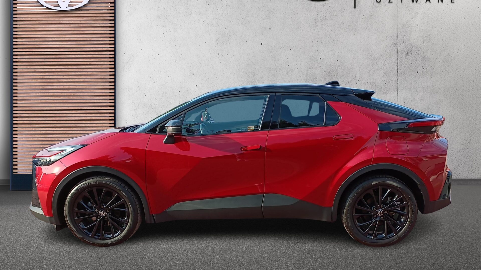 Toyota C-HR - zdjęcie 2