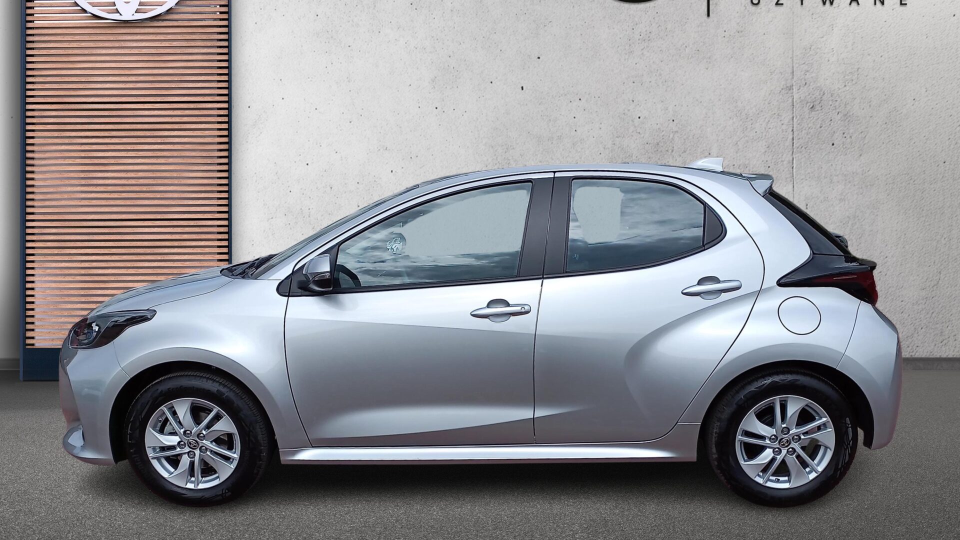 Toyota Yaris - zdjęcie 2