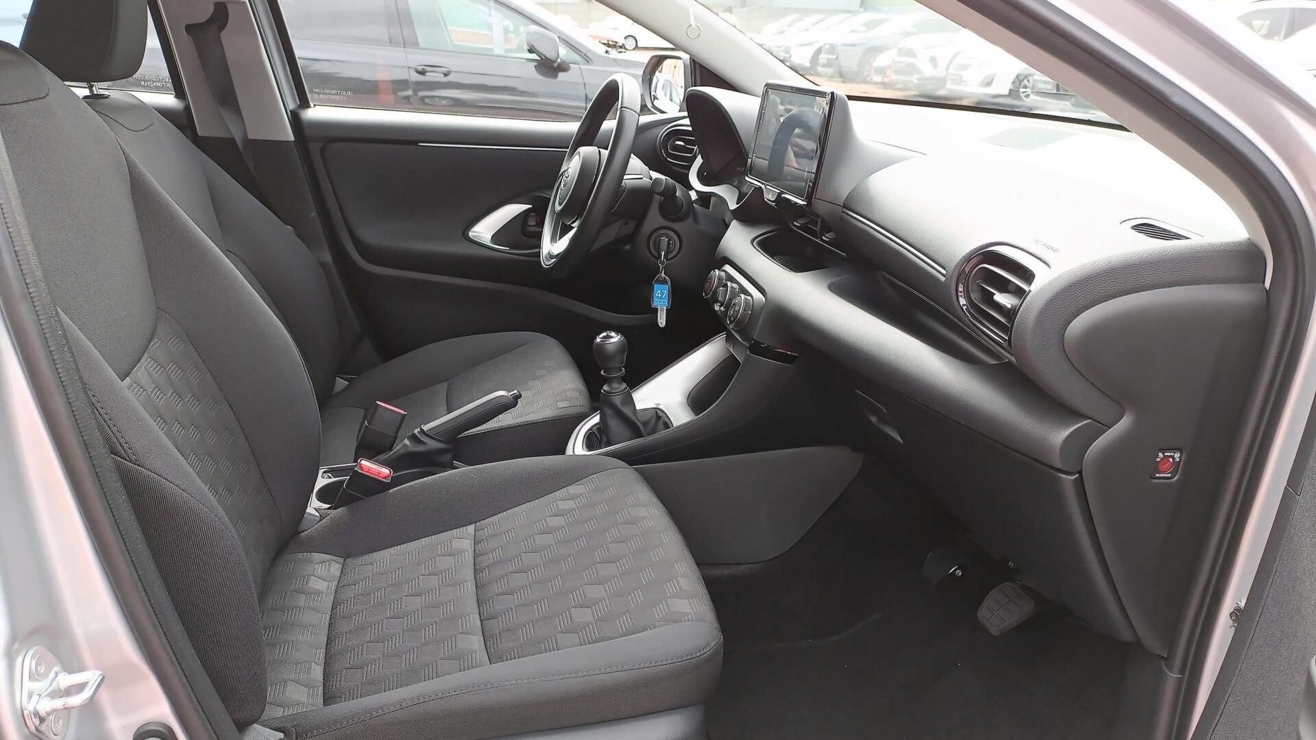 Toyota Yaris - zdjęcie 9