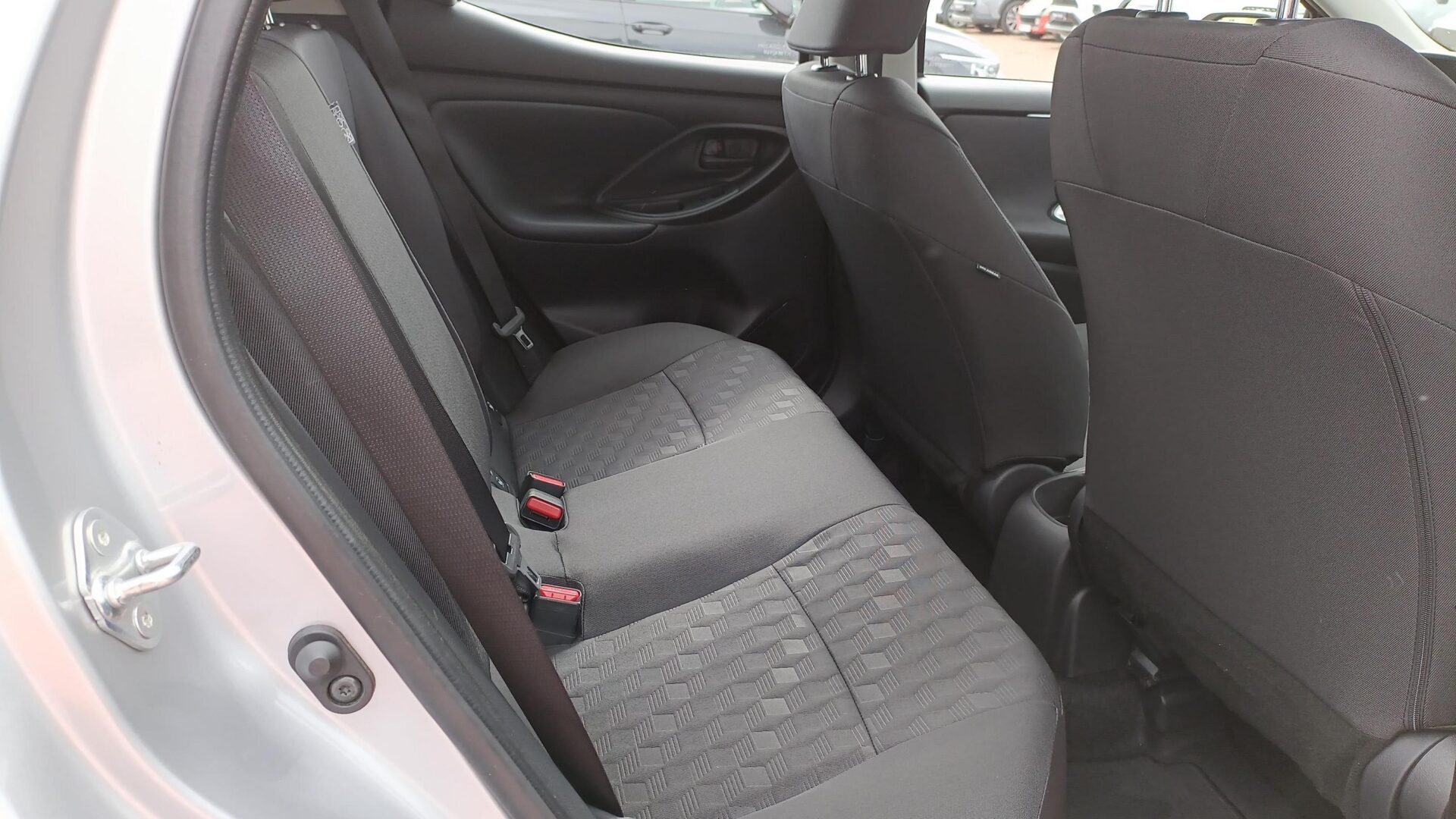 Toyota Yaris - zdjęcie 10