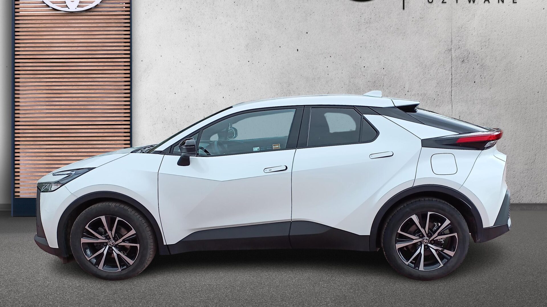 Toyota C-HR - zdjęcie 2