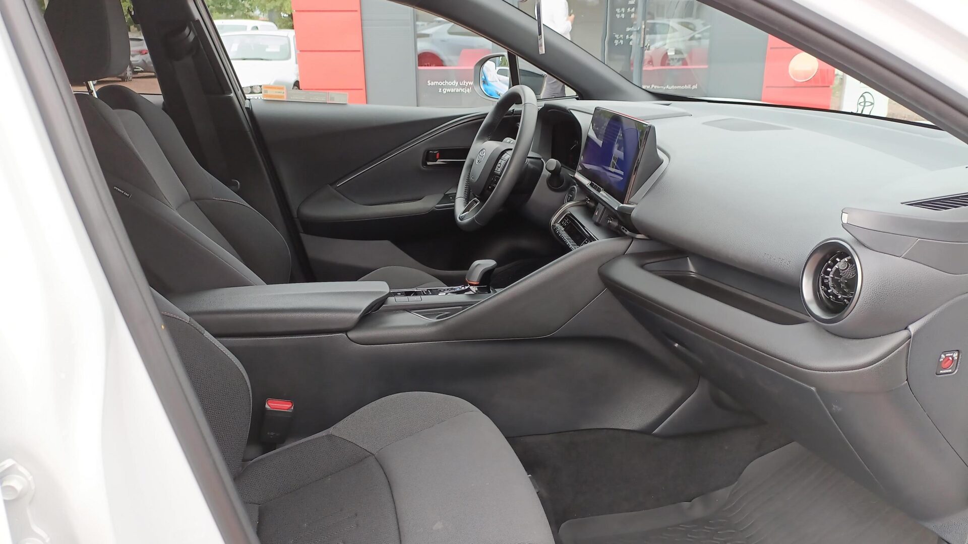 Toyota C-HR - zdjęcie 11