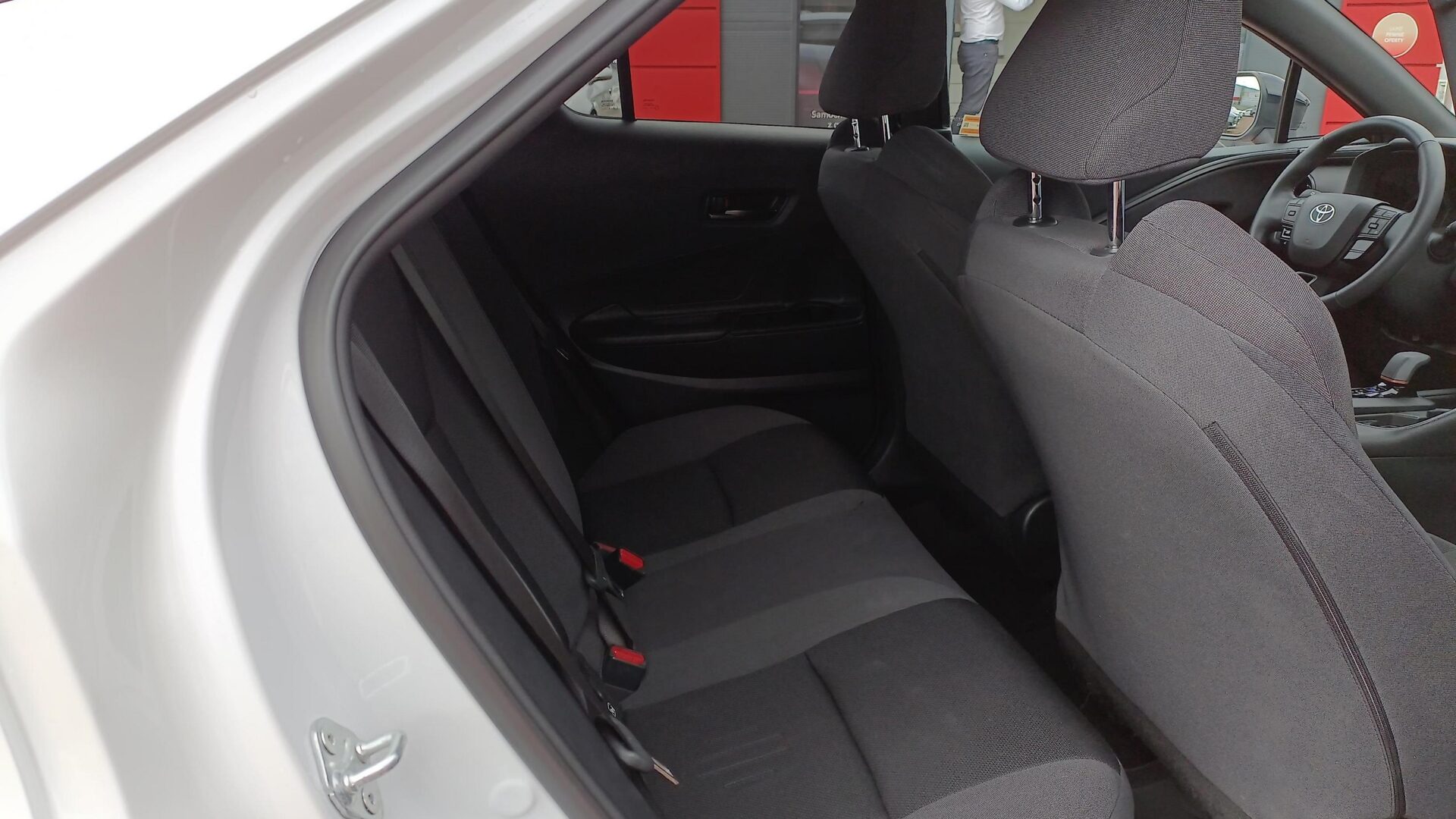 Toyota C-HR - zdjęcie 12