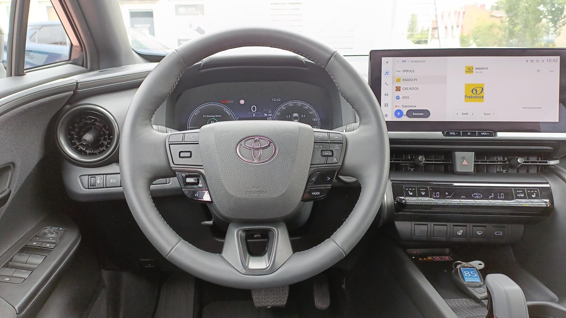 Toyota C-HR - zdjęcie 14