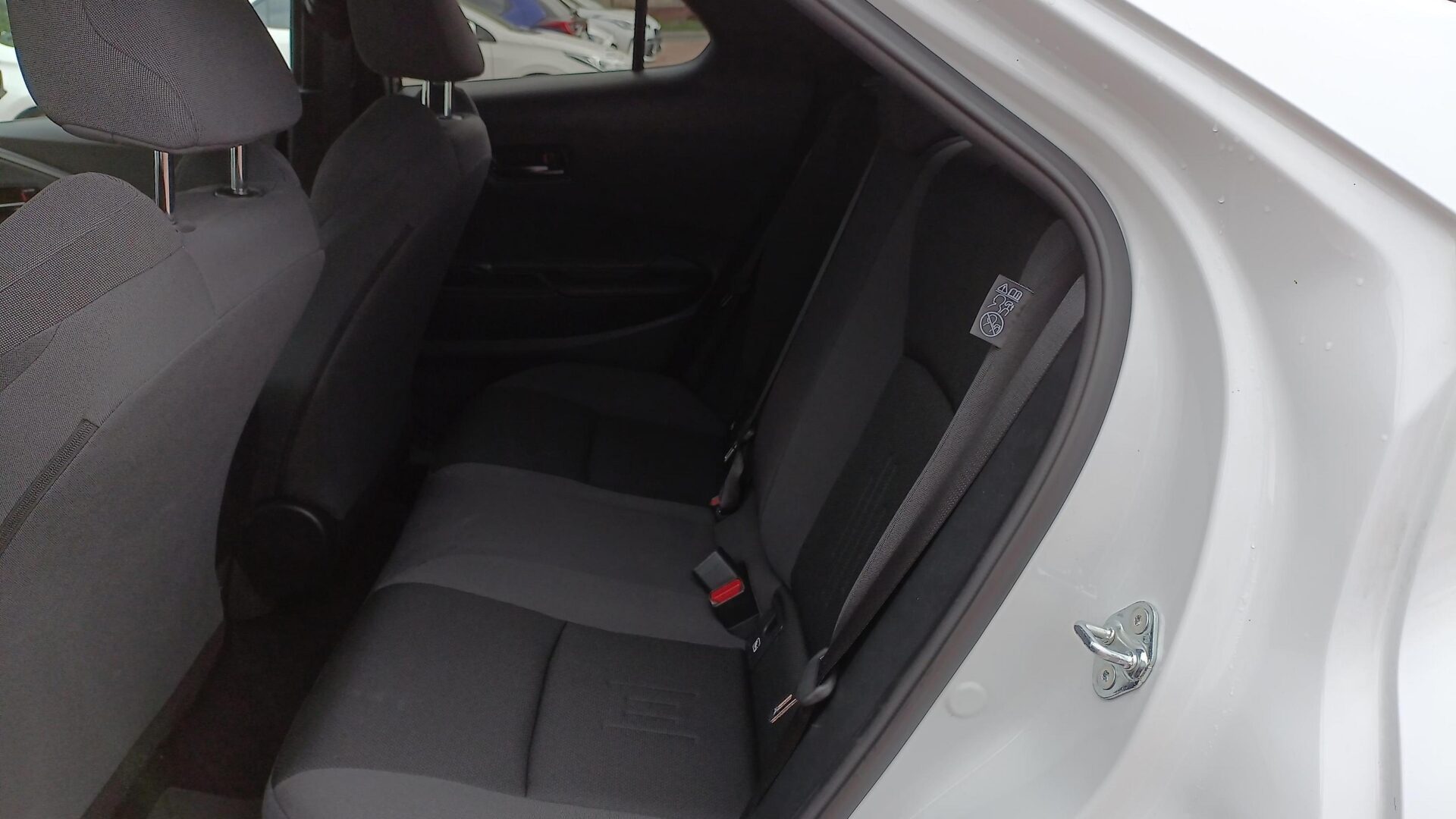 Toyota C-HR - zdjęcie 10