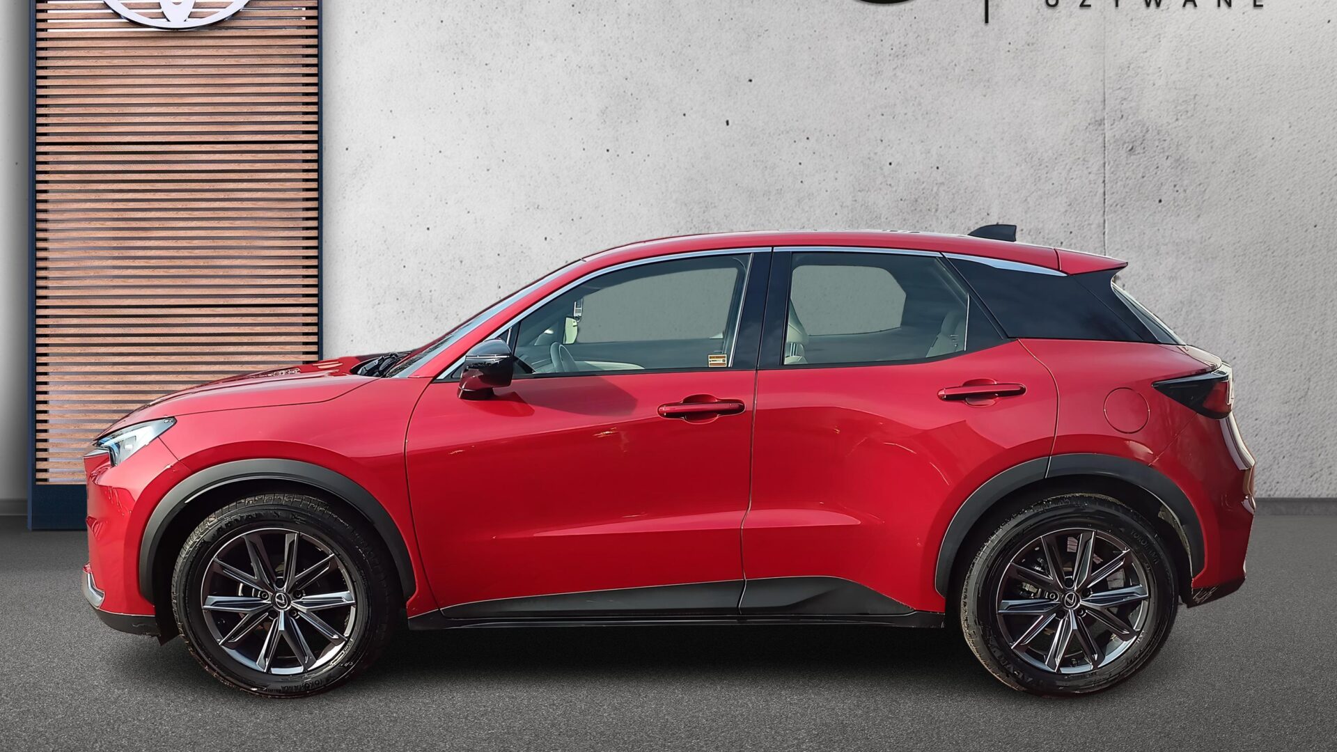 Lexus LBX - zdjęcie 2