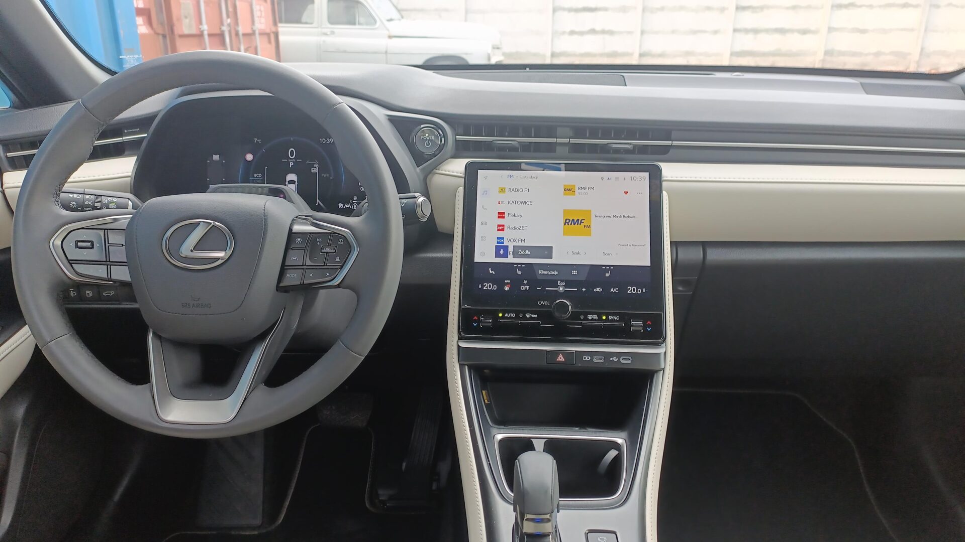 Lexus LBX - zdjęcie 11