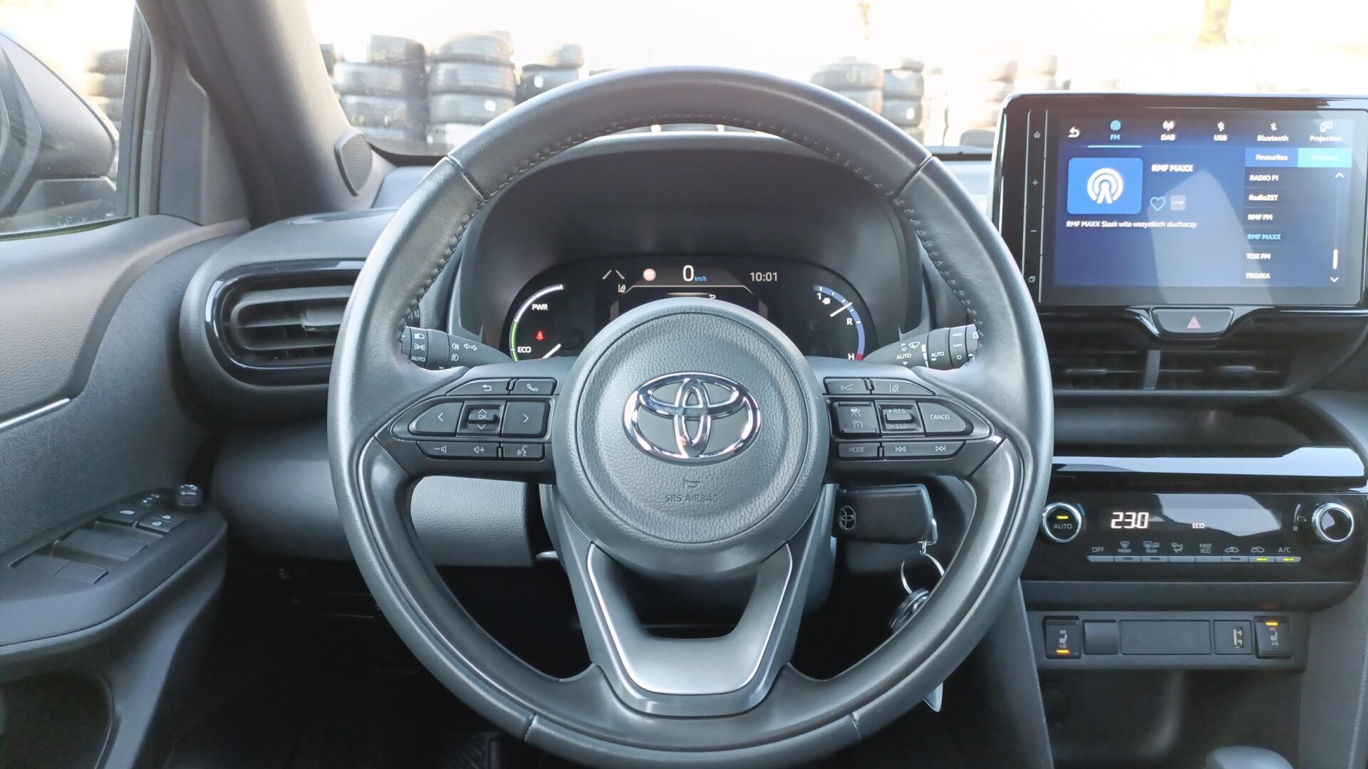 Toyota Yaris Cross - zdjęcie 12