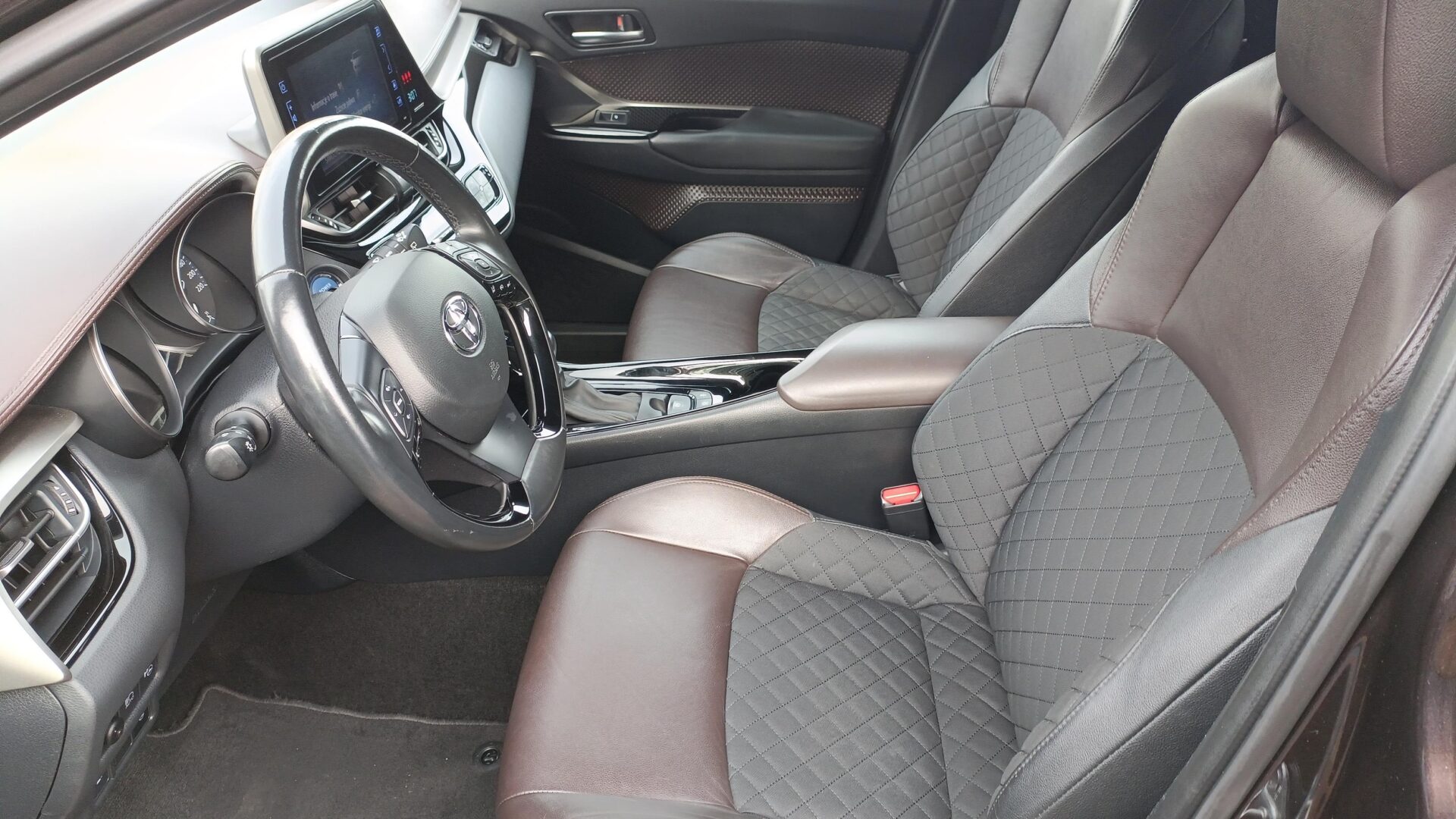 Toyota C-HR - zdjęcie 9