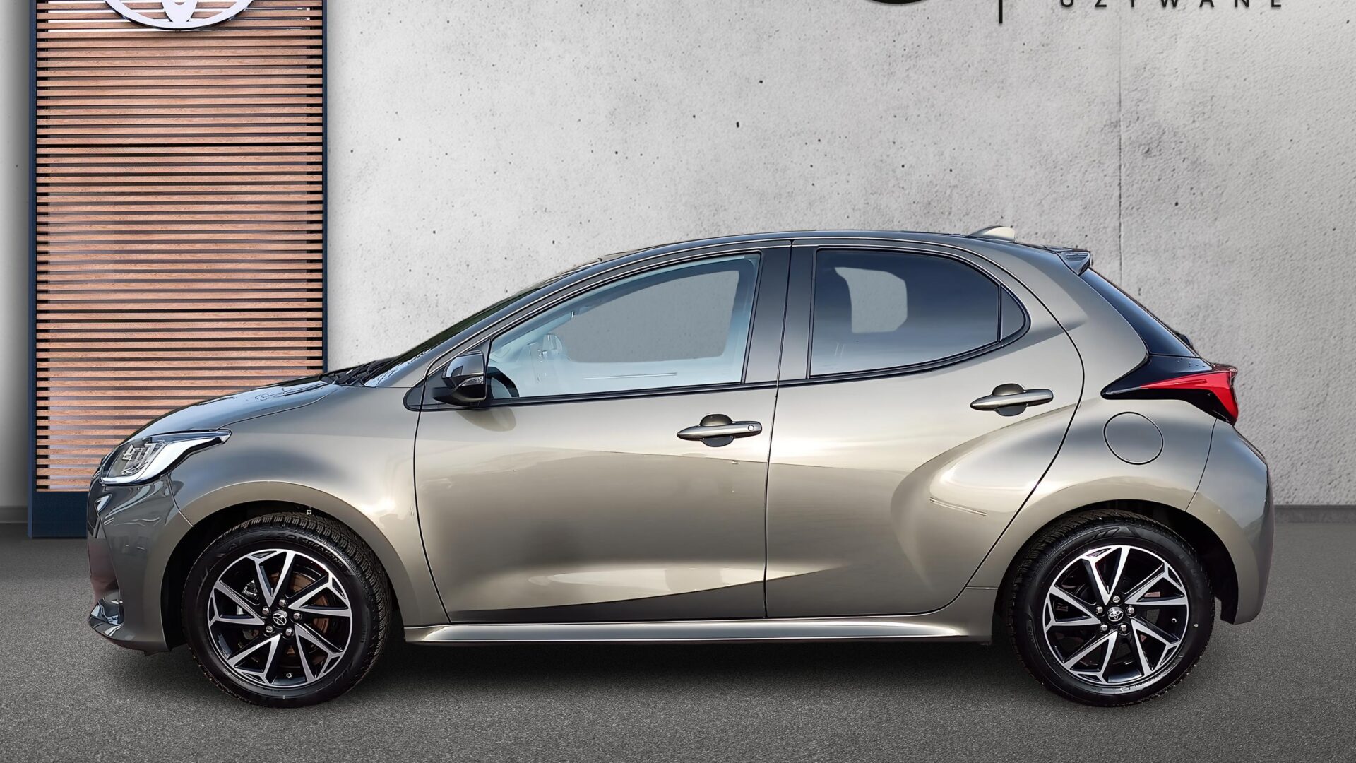 Toyota Yaris - zdjęcie 2