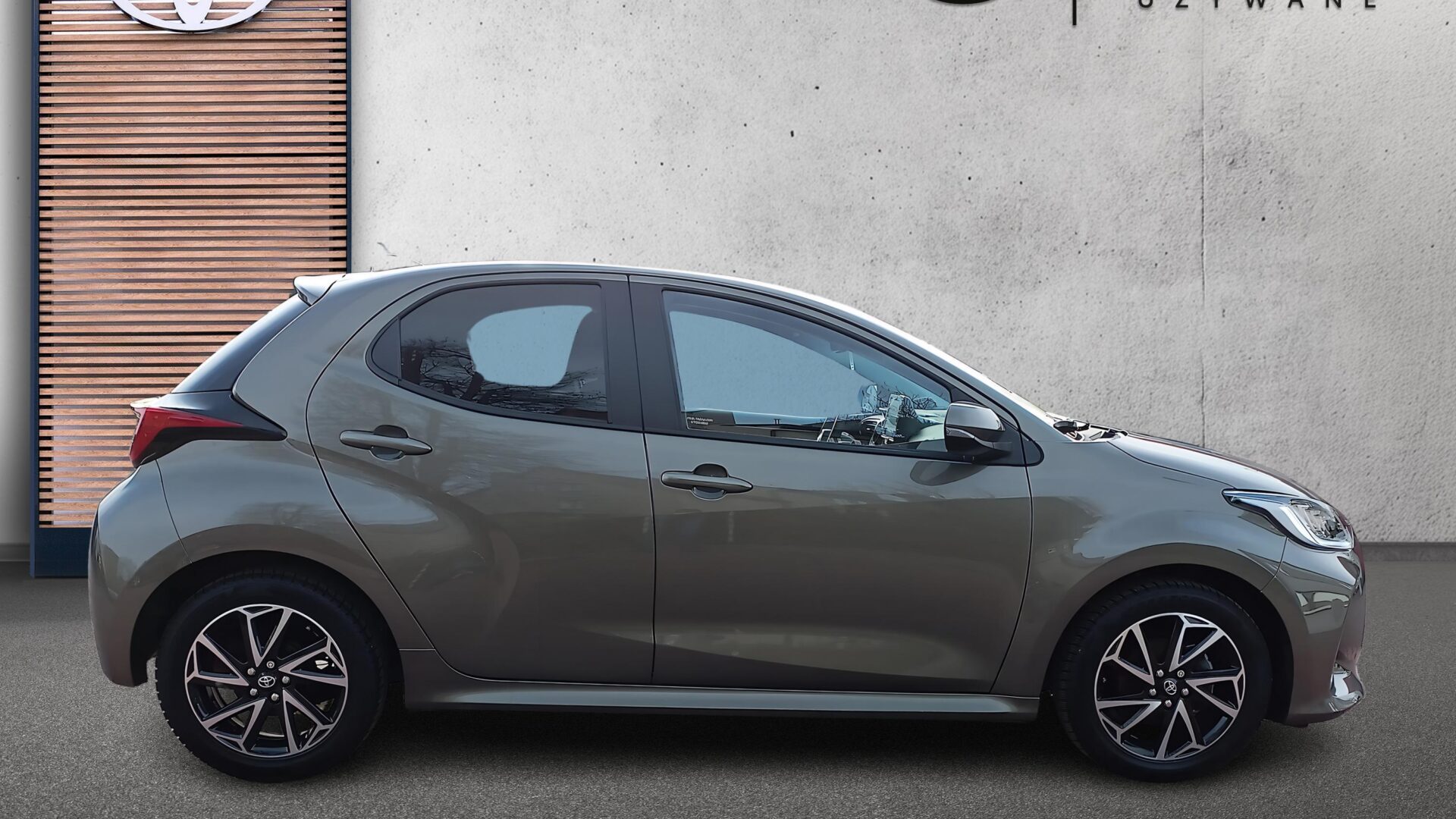 Toyota Yaris - zdjęcie 6