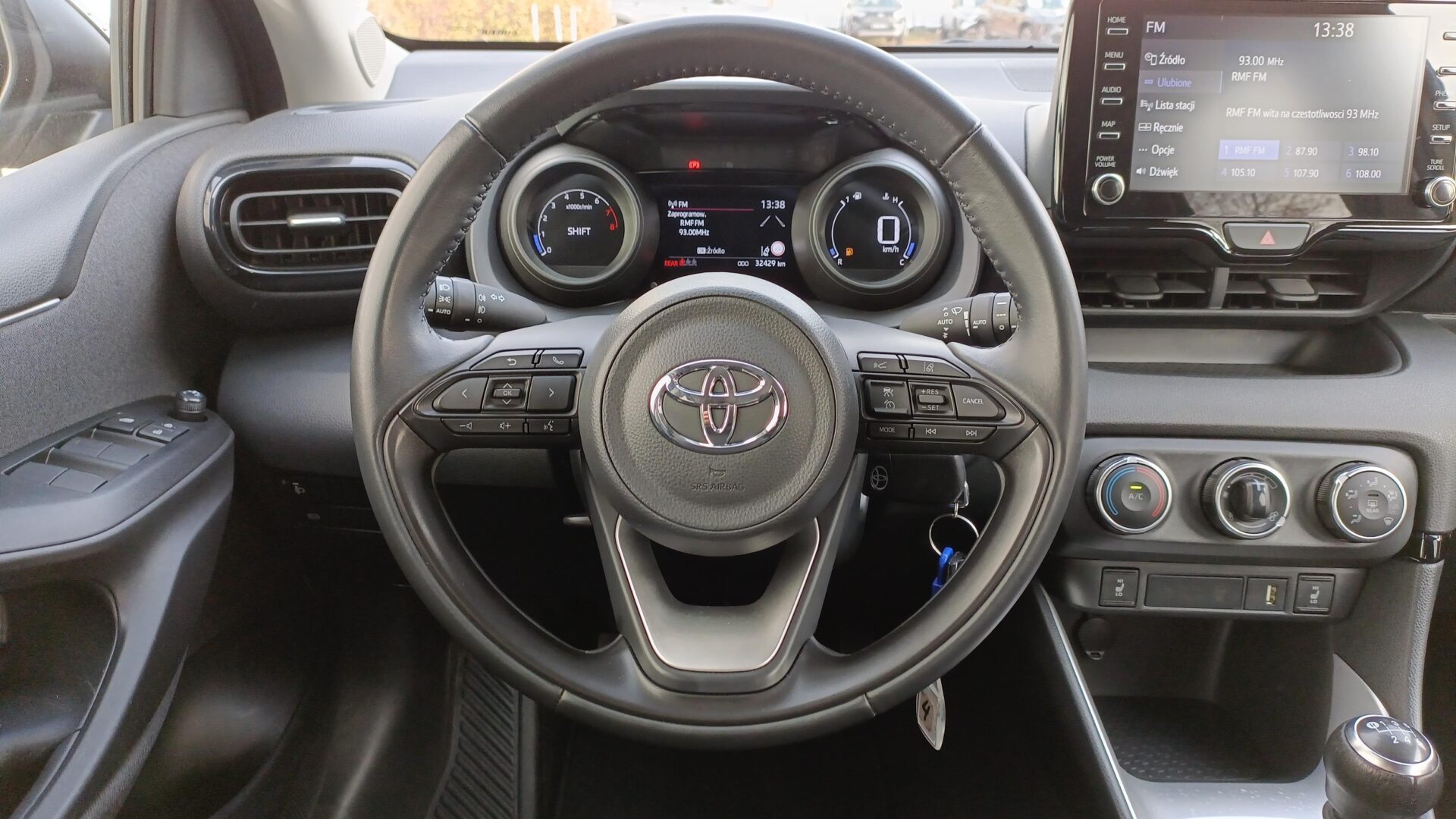 Toyota Yaris - zdjęcie 15