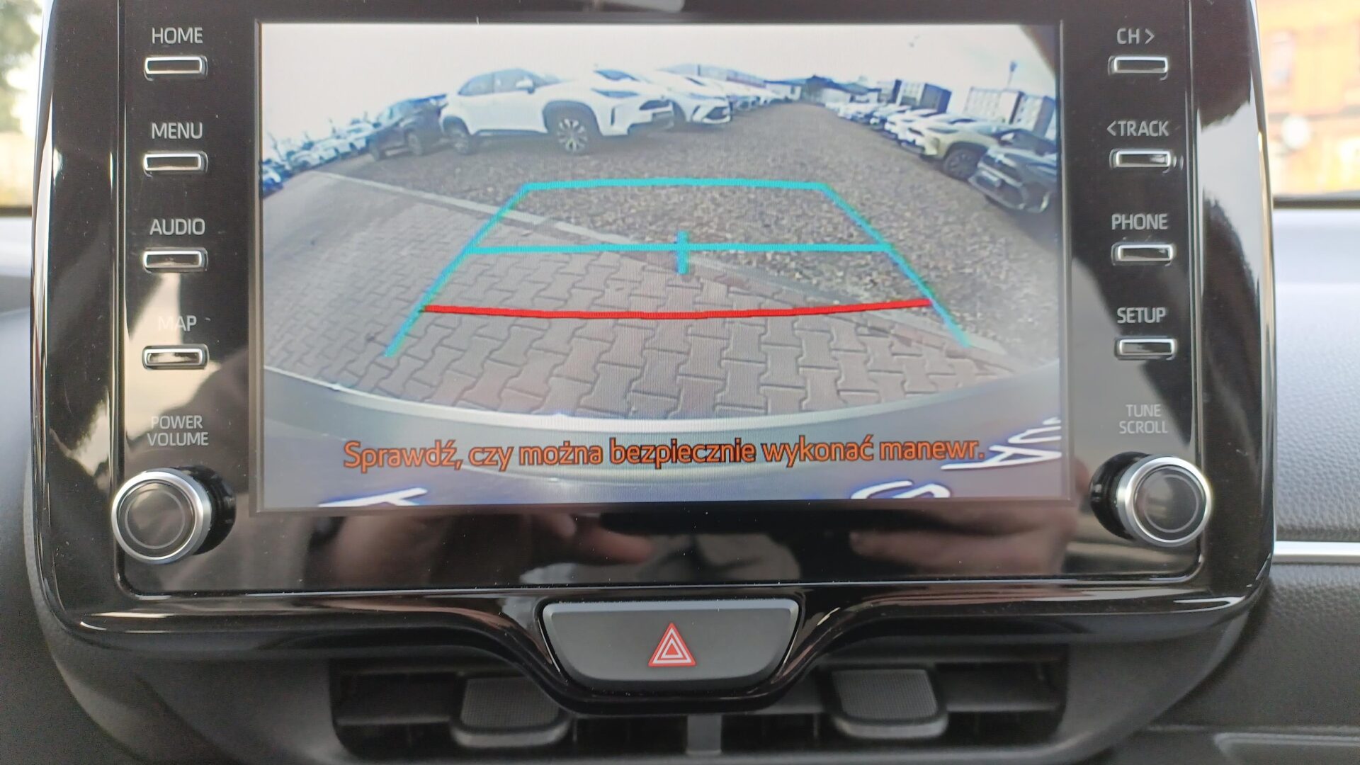 Toyota Yaris - zdjęcie 17