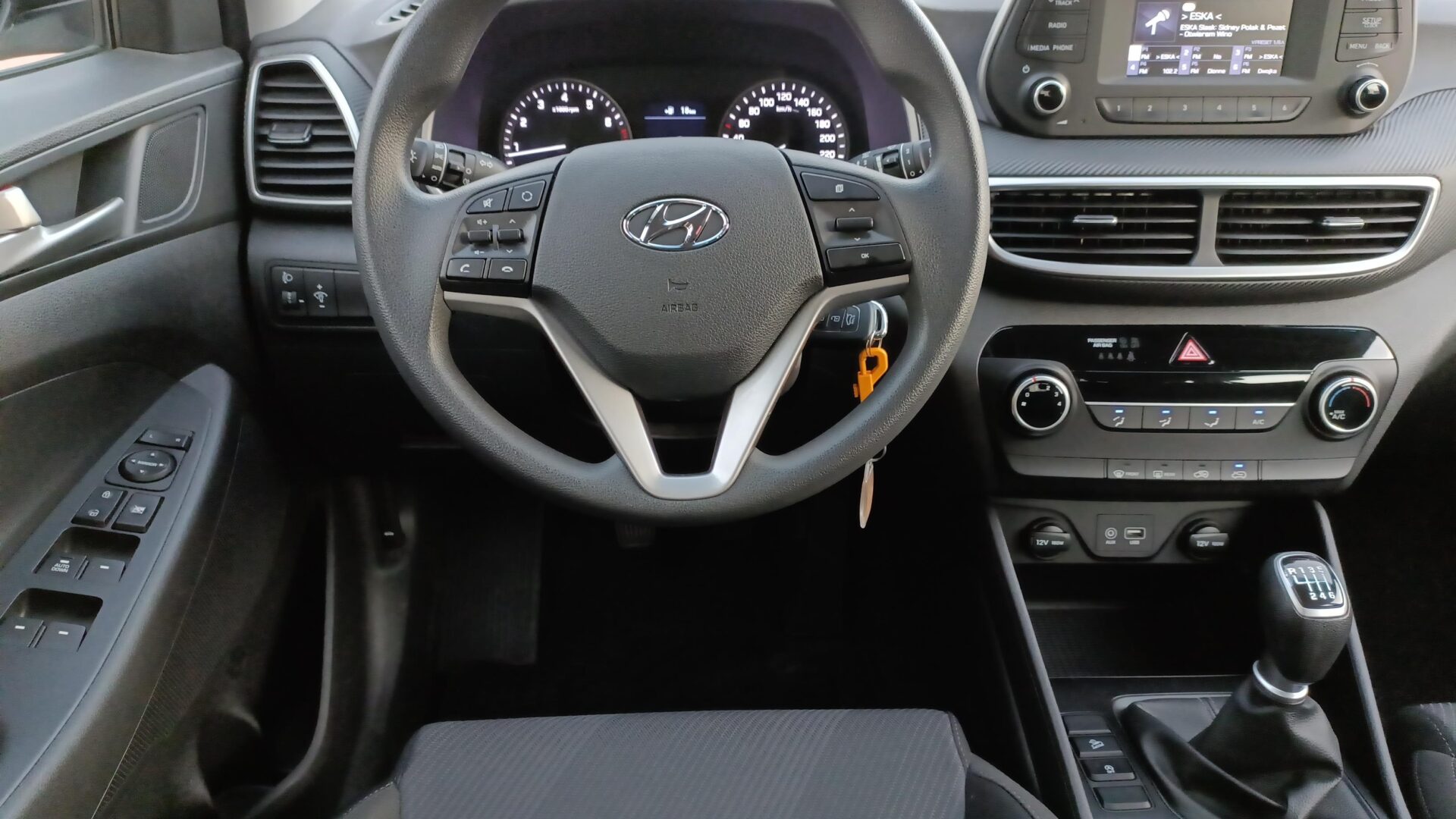 Hyundai Tucson - zdjęcie 14