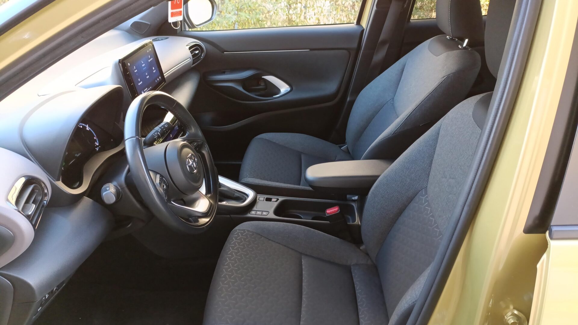 Toyota Yaris Cross - zdjęcie 11