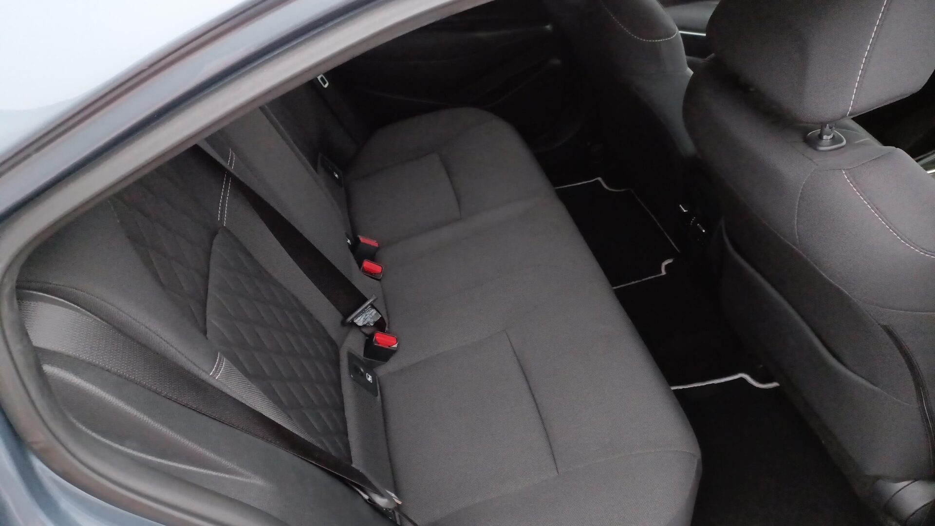 Toyota Corolla - zdjęcie 12