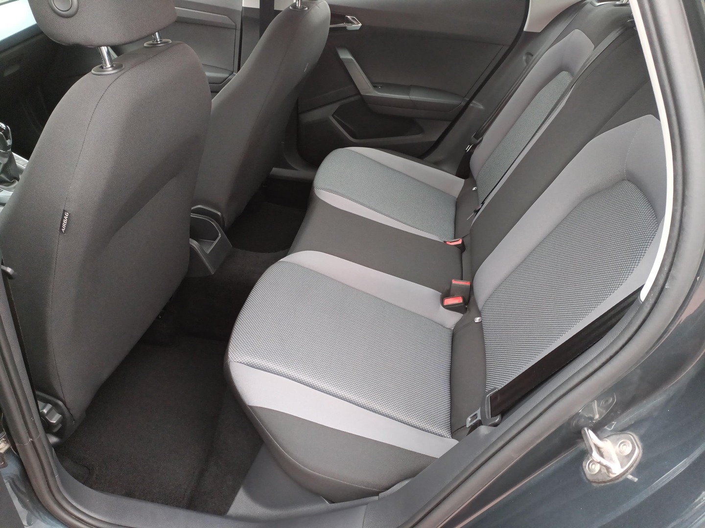 Seat Arona - zdjęcie 9