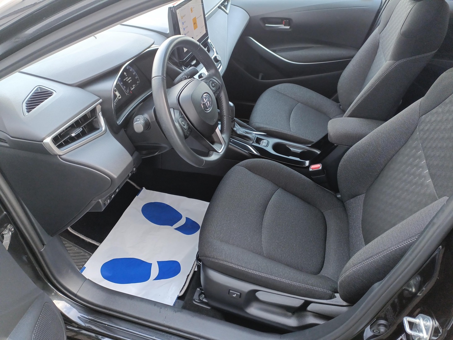 Toyota Corolla - zdjęcie 9