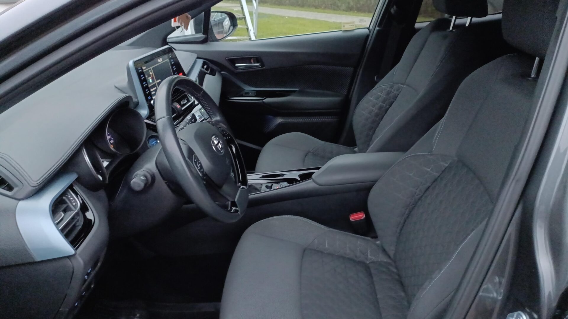 Toyota C-HR - zdjęcie 9