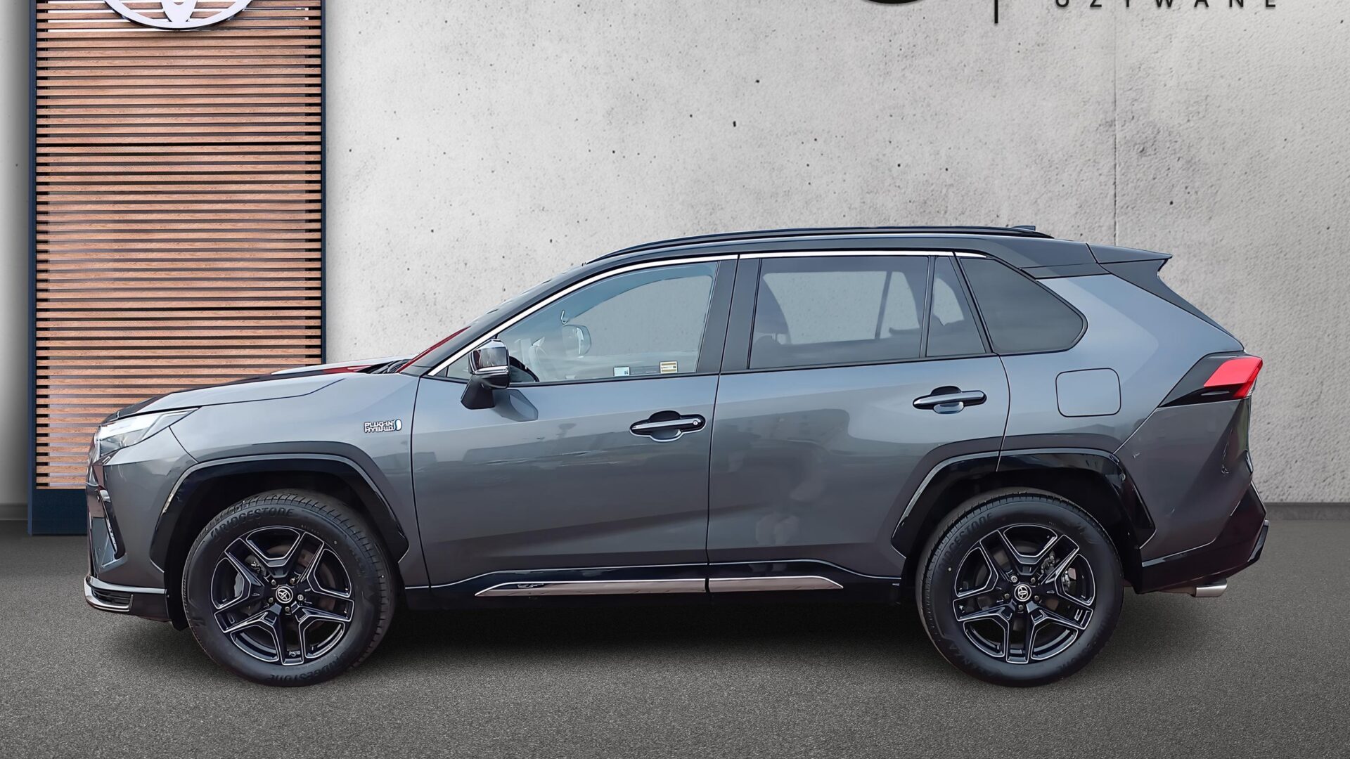 Toyota RAV4 - zdjęcie 2