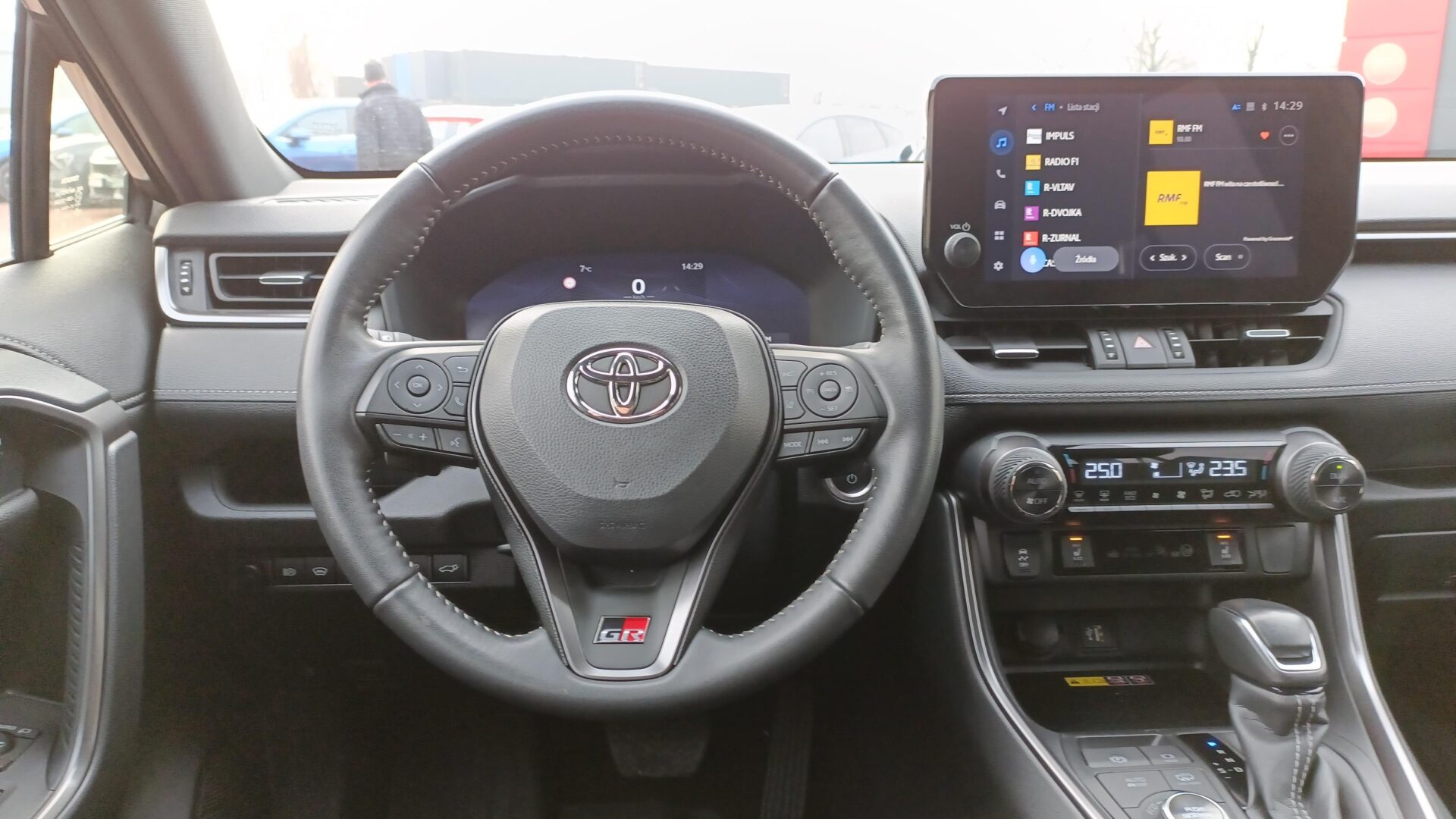 Toyota RAV4 - zdjęcie 12