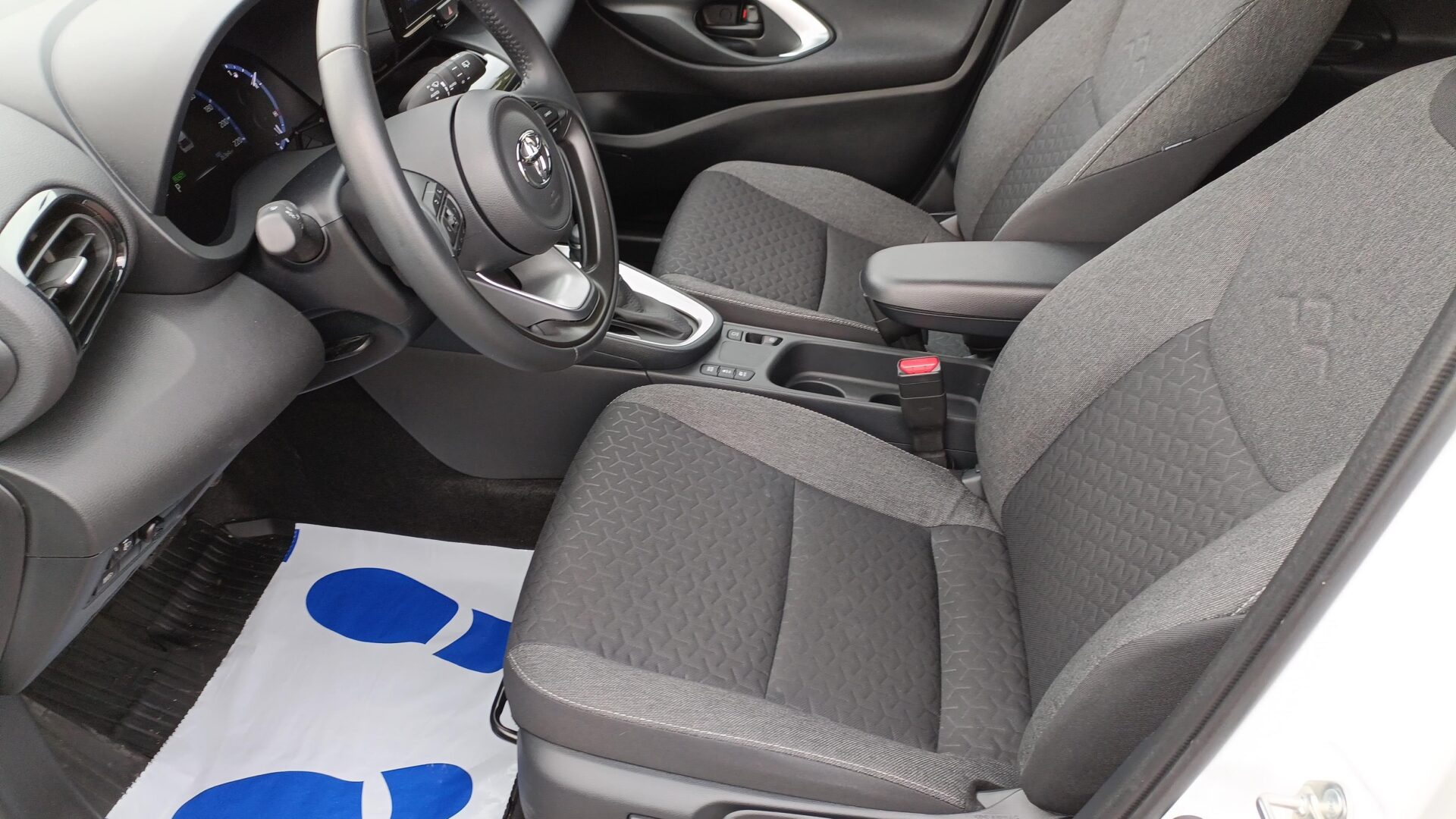 Toyota Yaris Cross - zdjęcie 9