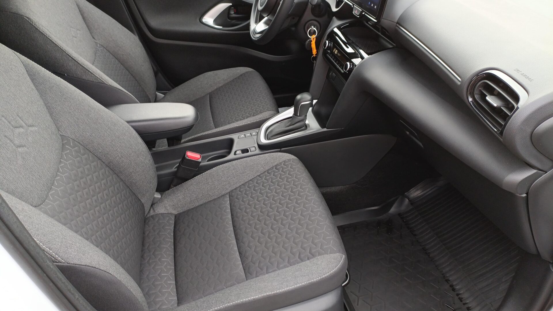 Toyota Yaris Cross - zdjęcie 12