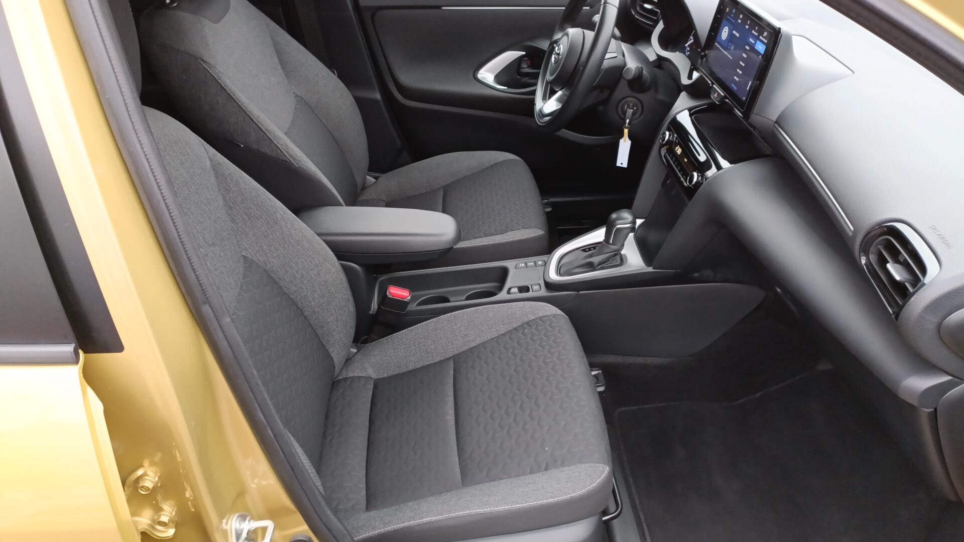 Toyota Yaris Cross - zdjęcie 11