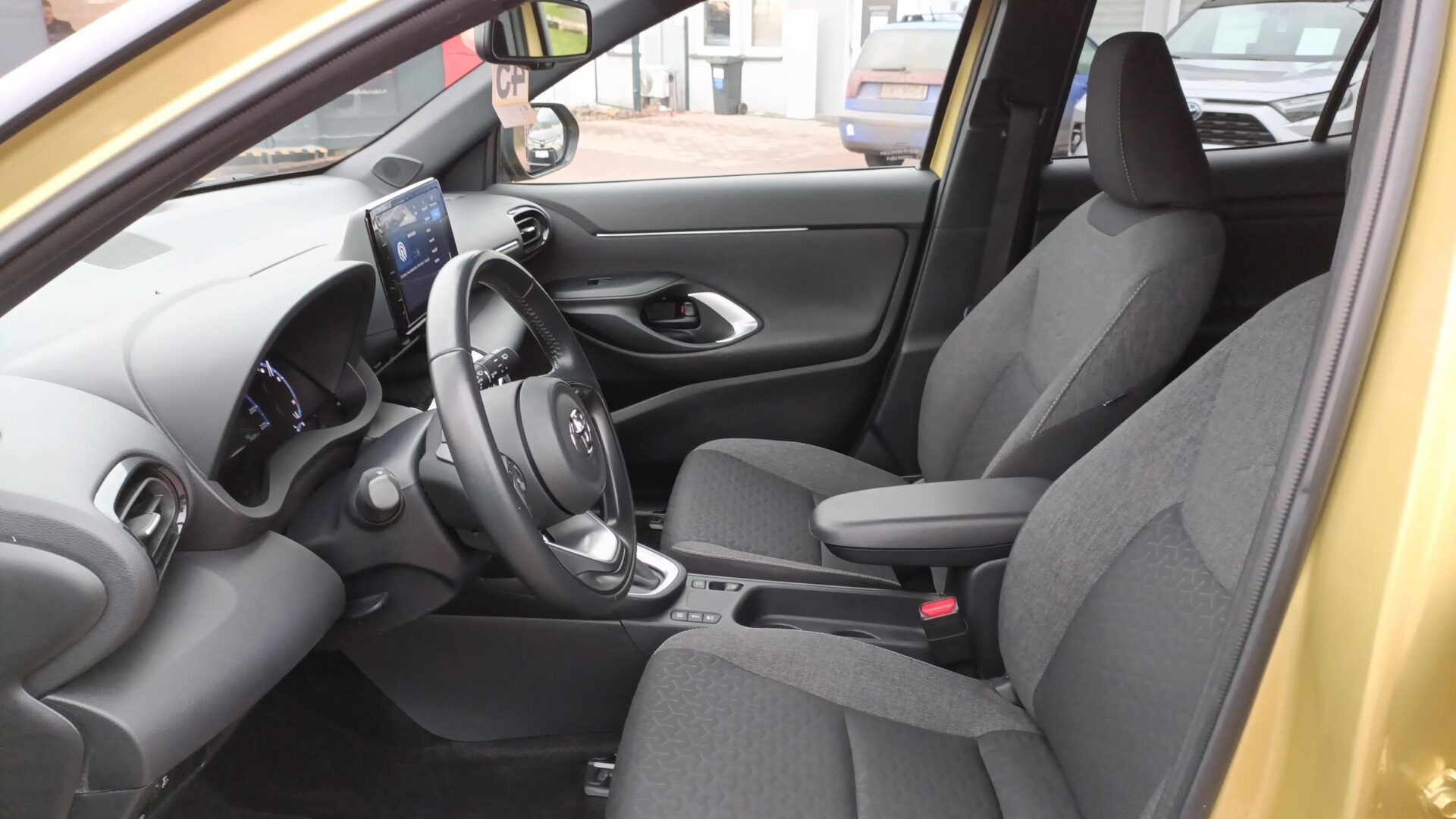 Toyota Yaris Cross - zdjęcie 9