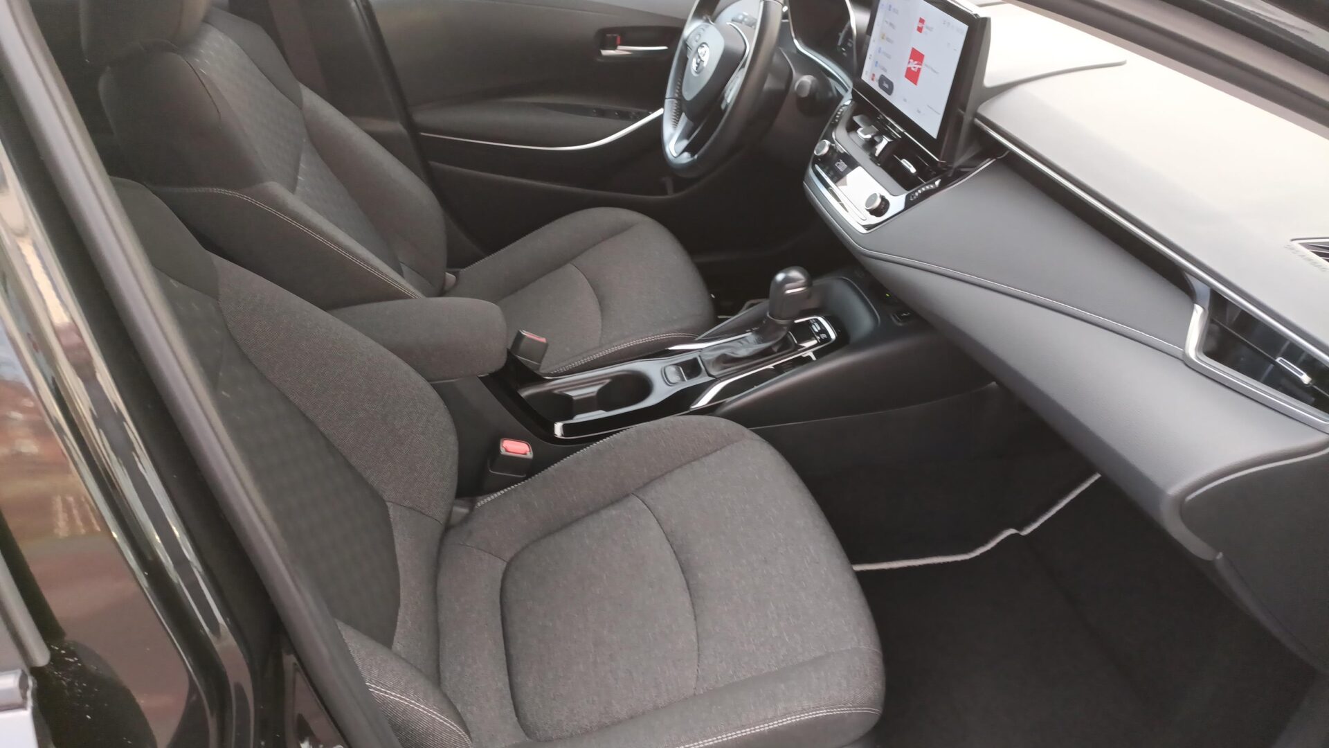 Toyota Corolla - zdjęcie 9