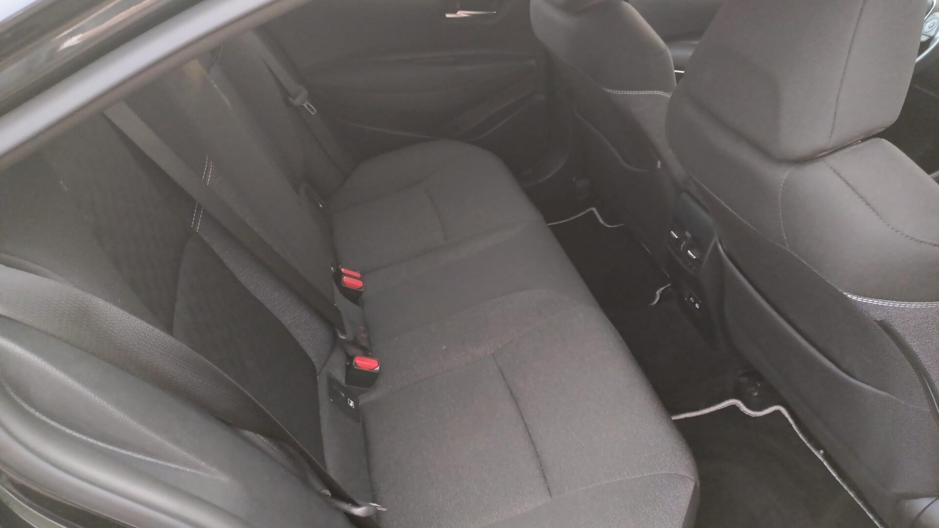 Toyota Corolla - zdjęcie 10