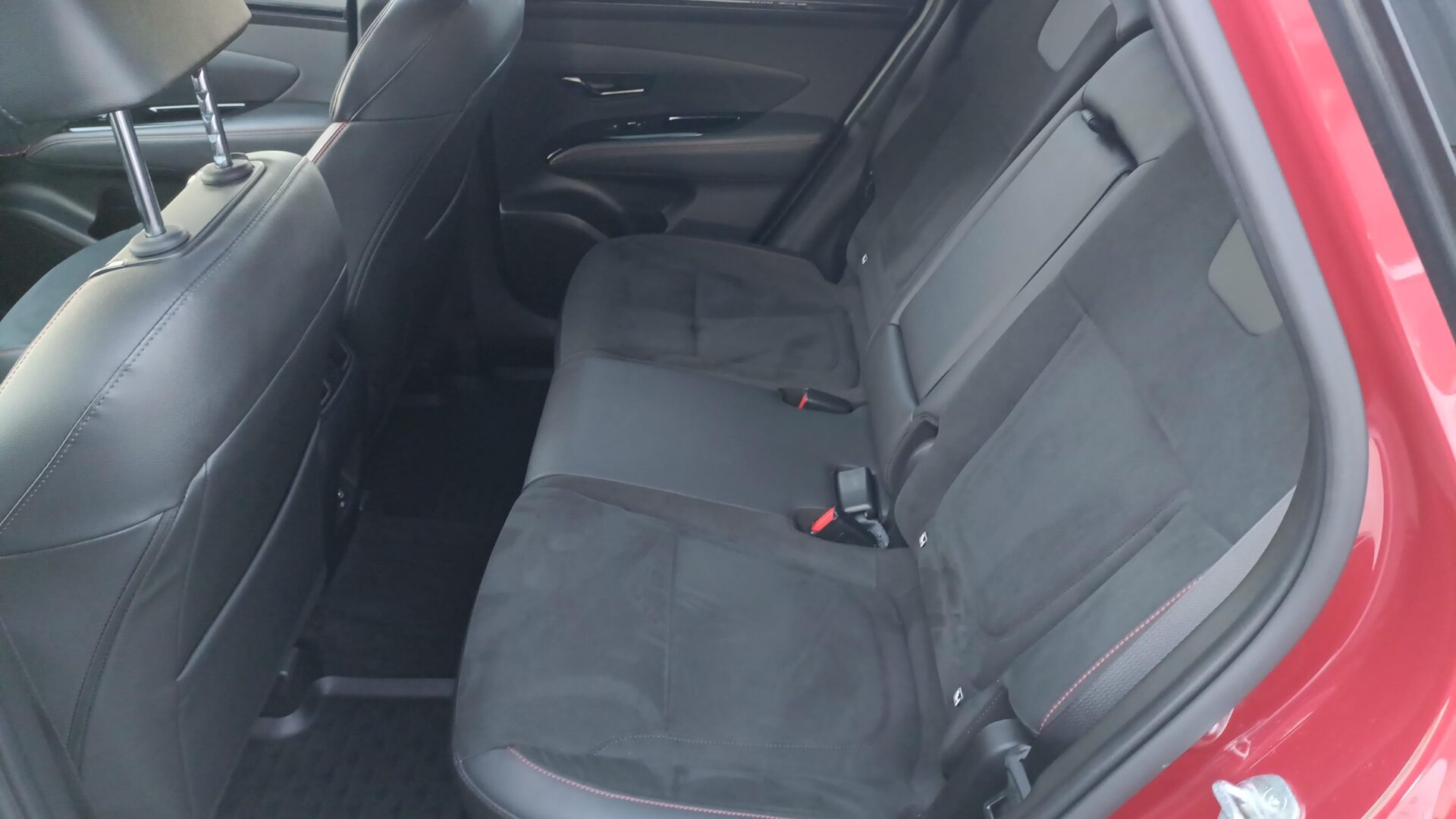 Hyundai Tucson - zdjęcie 14