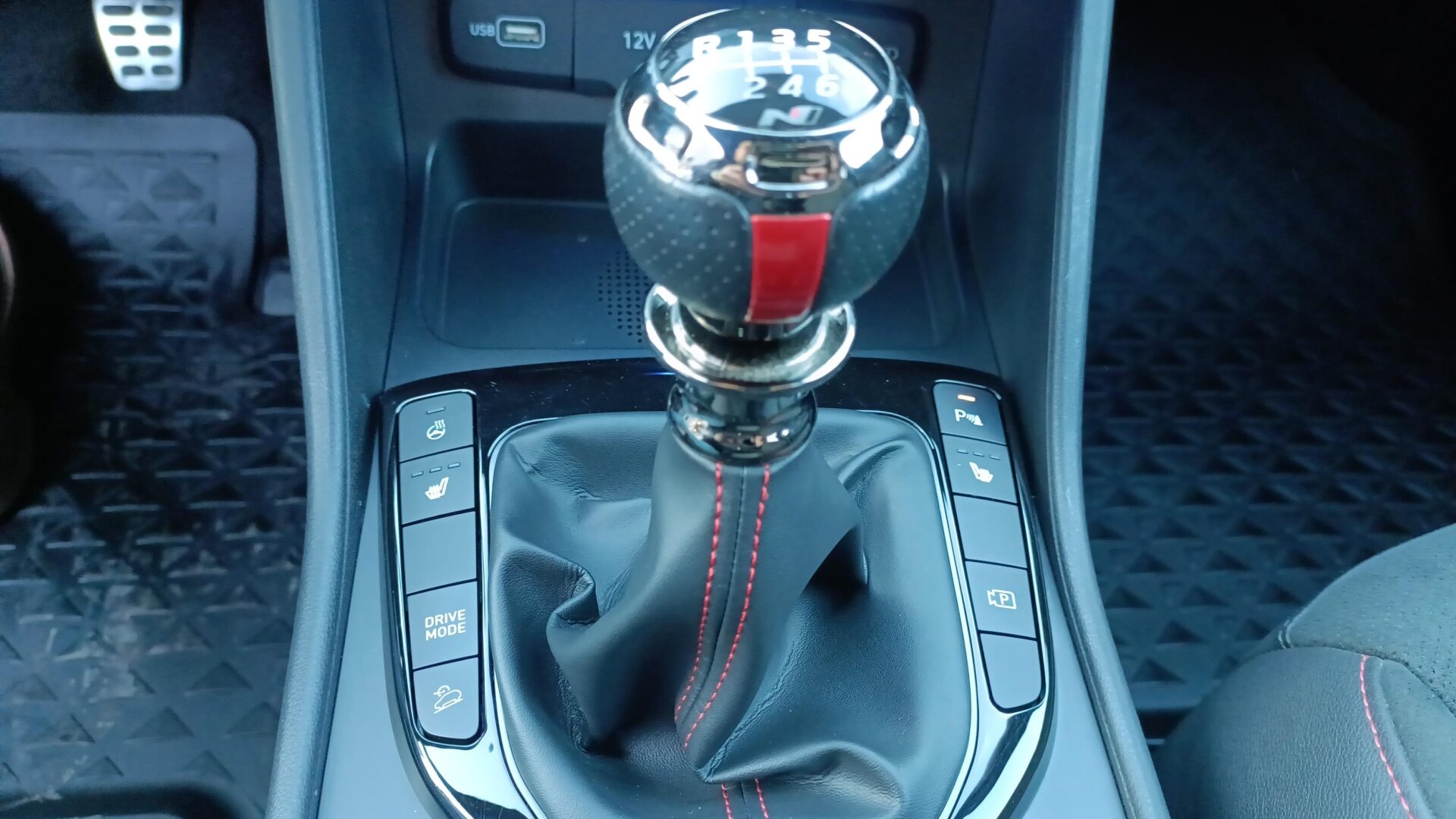 Hyundai Tucson - zdjęcie 21