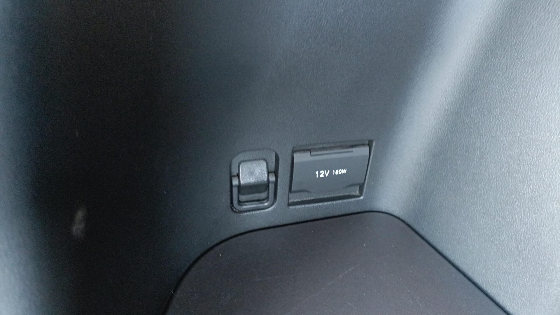 Hyundai Tucson - zdjęcie 25