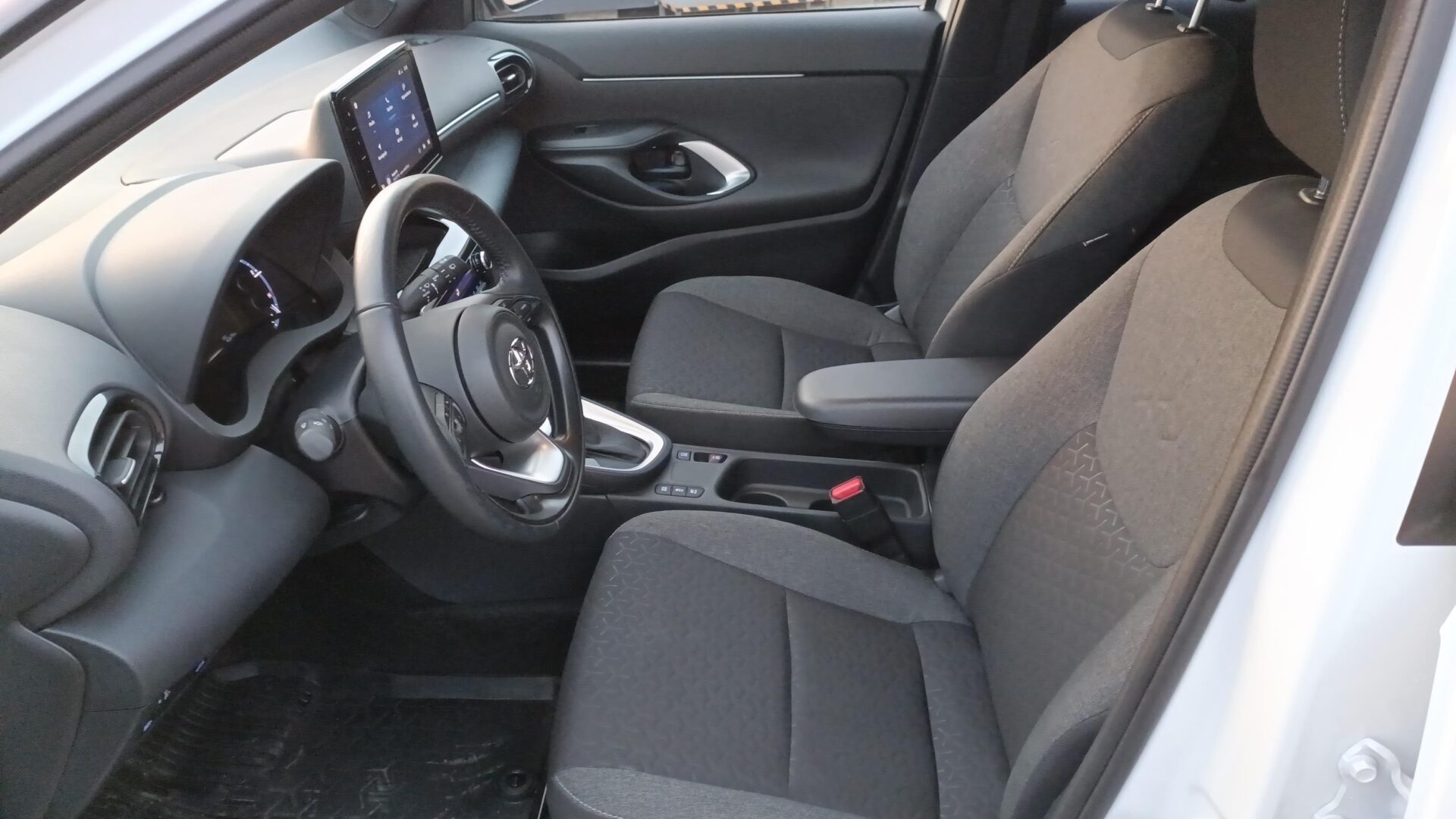 Toyota Yaris Cross - zdjęcie 15