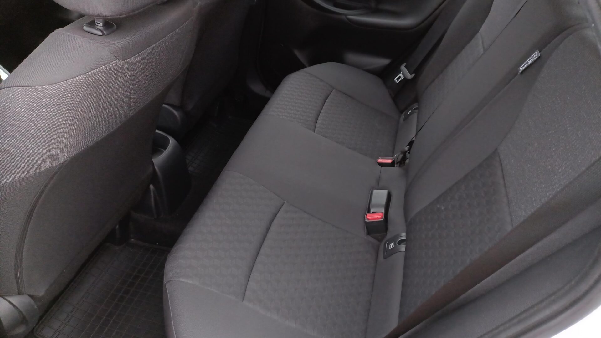 Toyota Yaris - zdjęcie 10