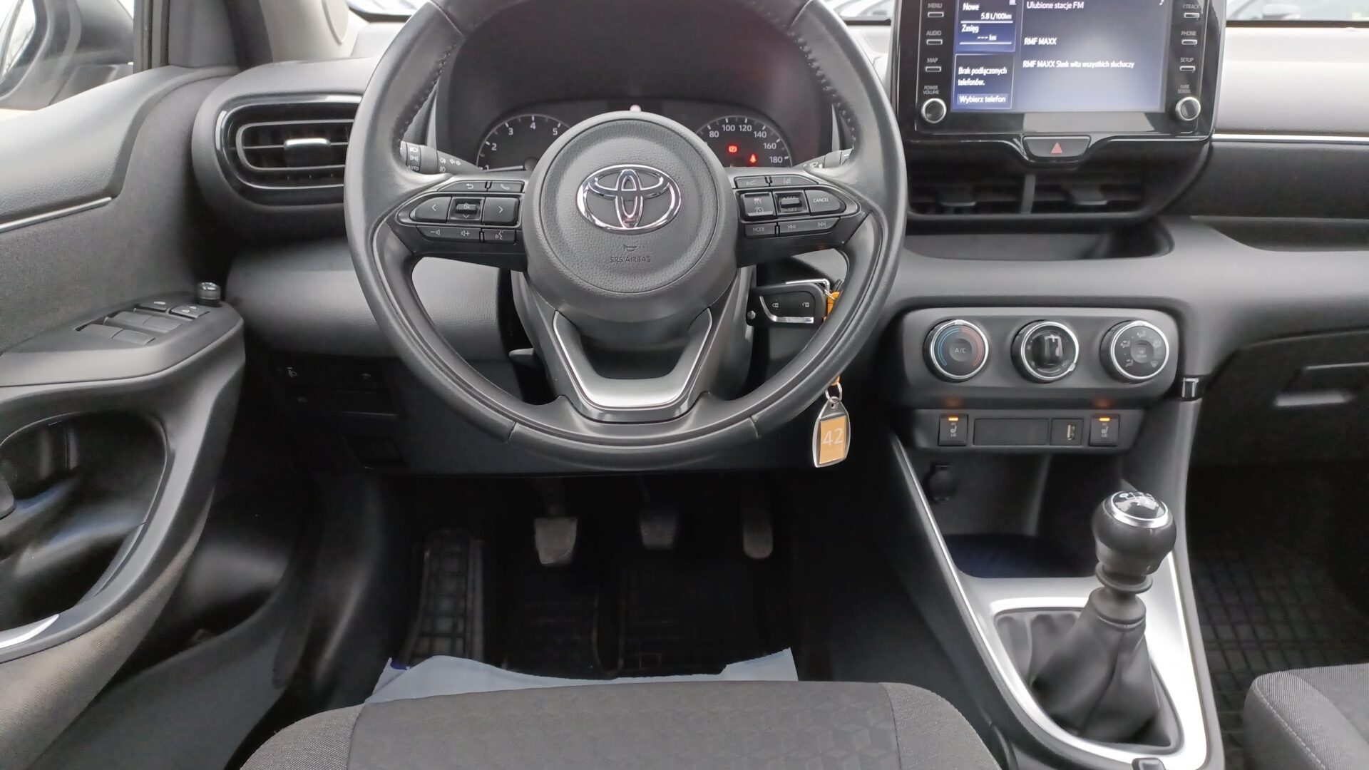 Toyota Yaris - zdjęcie 14