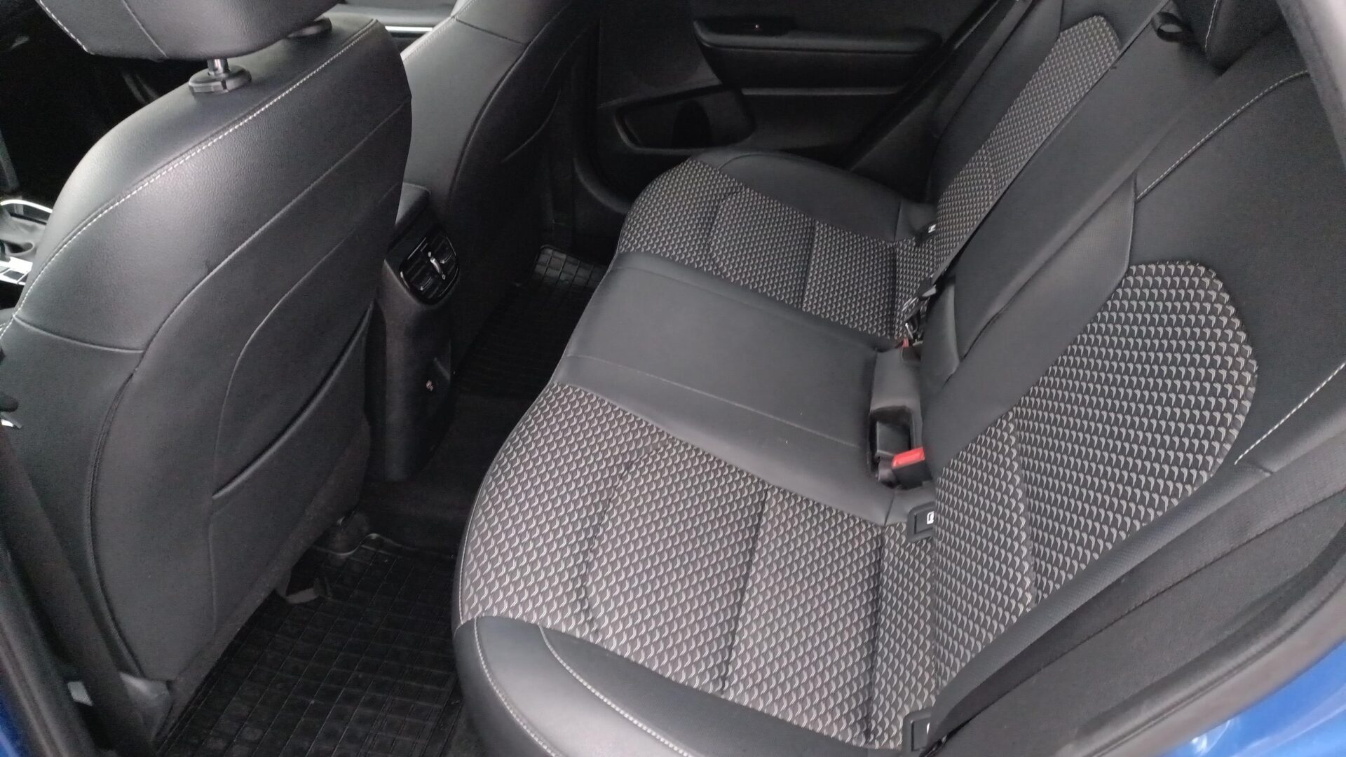 Kia XCeed - zdjęcie 10