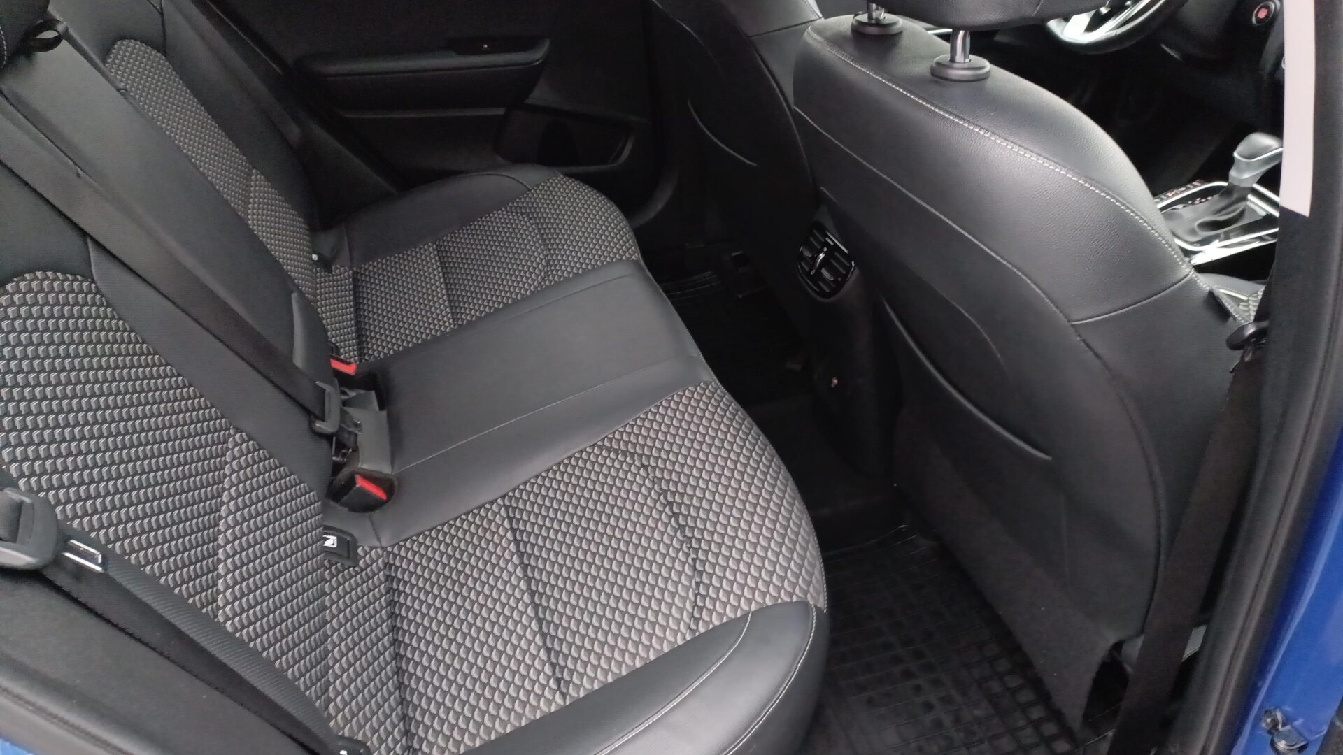 Kia XCeed - zdjęcie 11