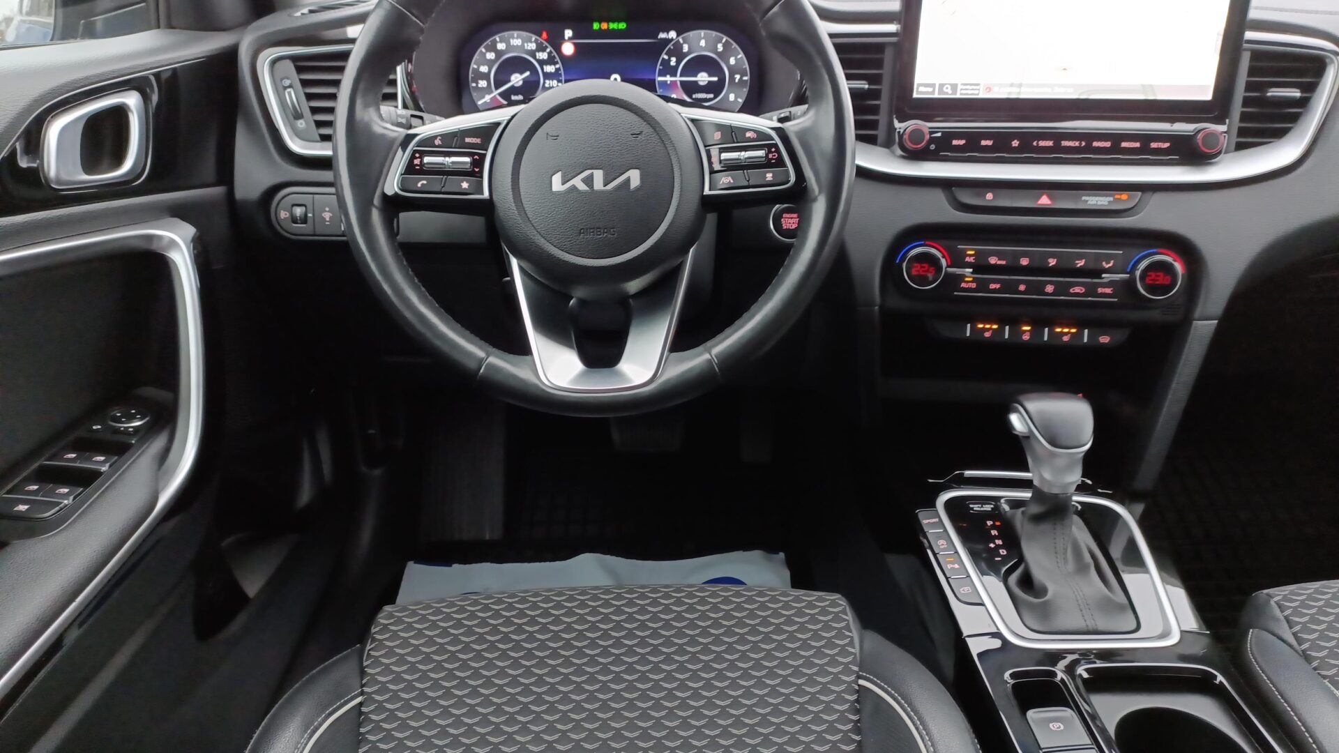 Kia XCeed - zdjęcie 15