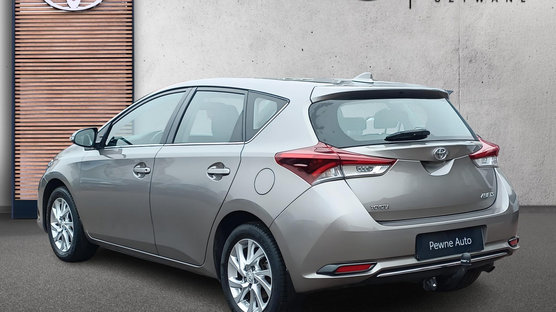 Toyota Auris - zdjęcie 6