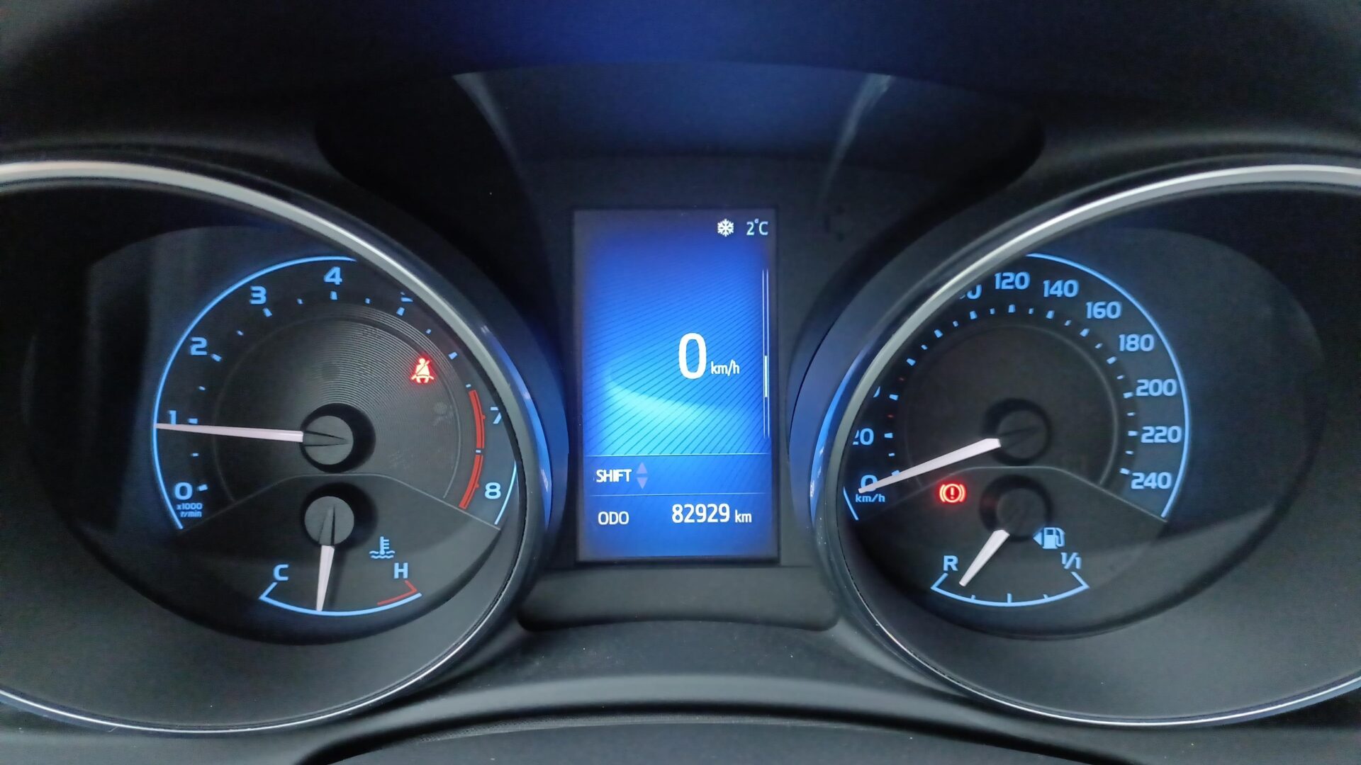 Toyota Auris - zdjęcie 16