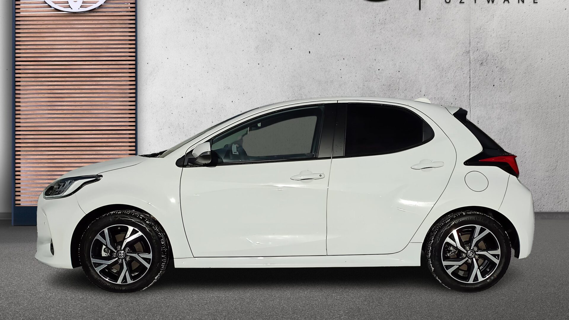 Toyota Yaris - zdjęcie 2