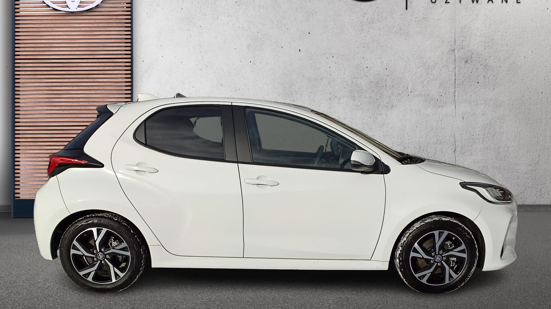 Toyota Yaris - zdjęcie 6