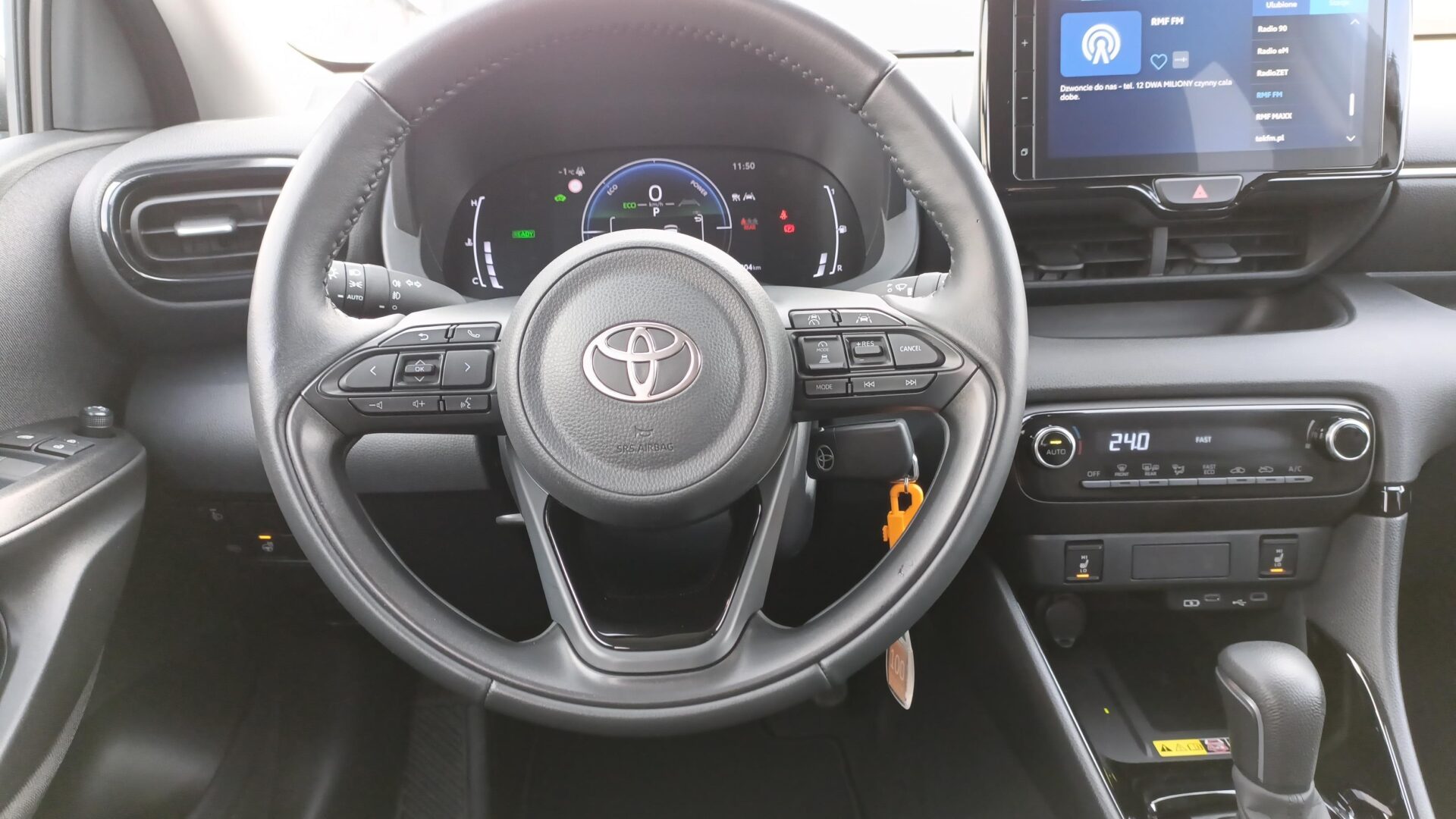 Toyota Yaris - zdjęcie 12