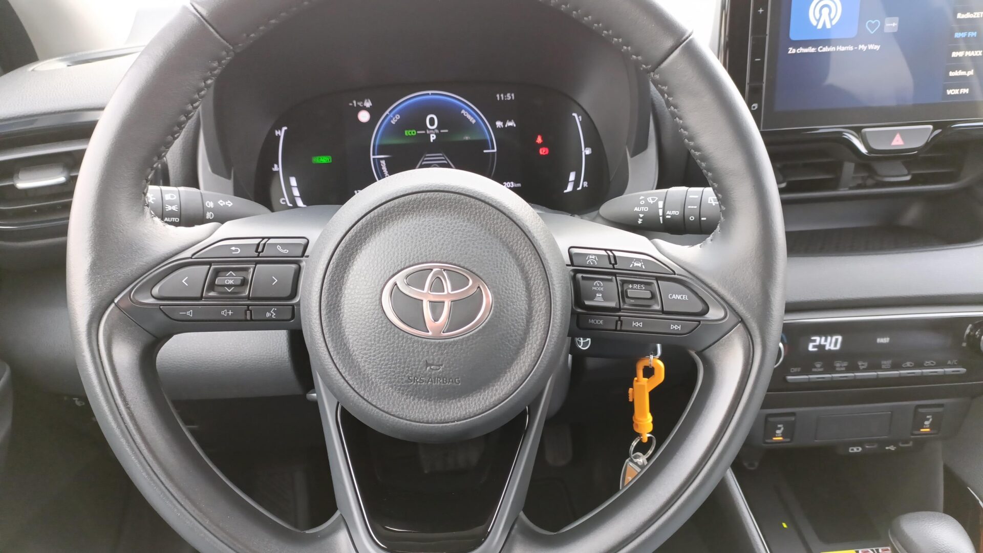 Toyota Yaris - zdjęcie 16