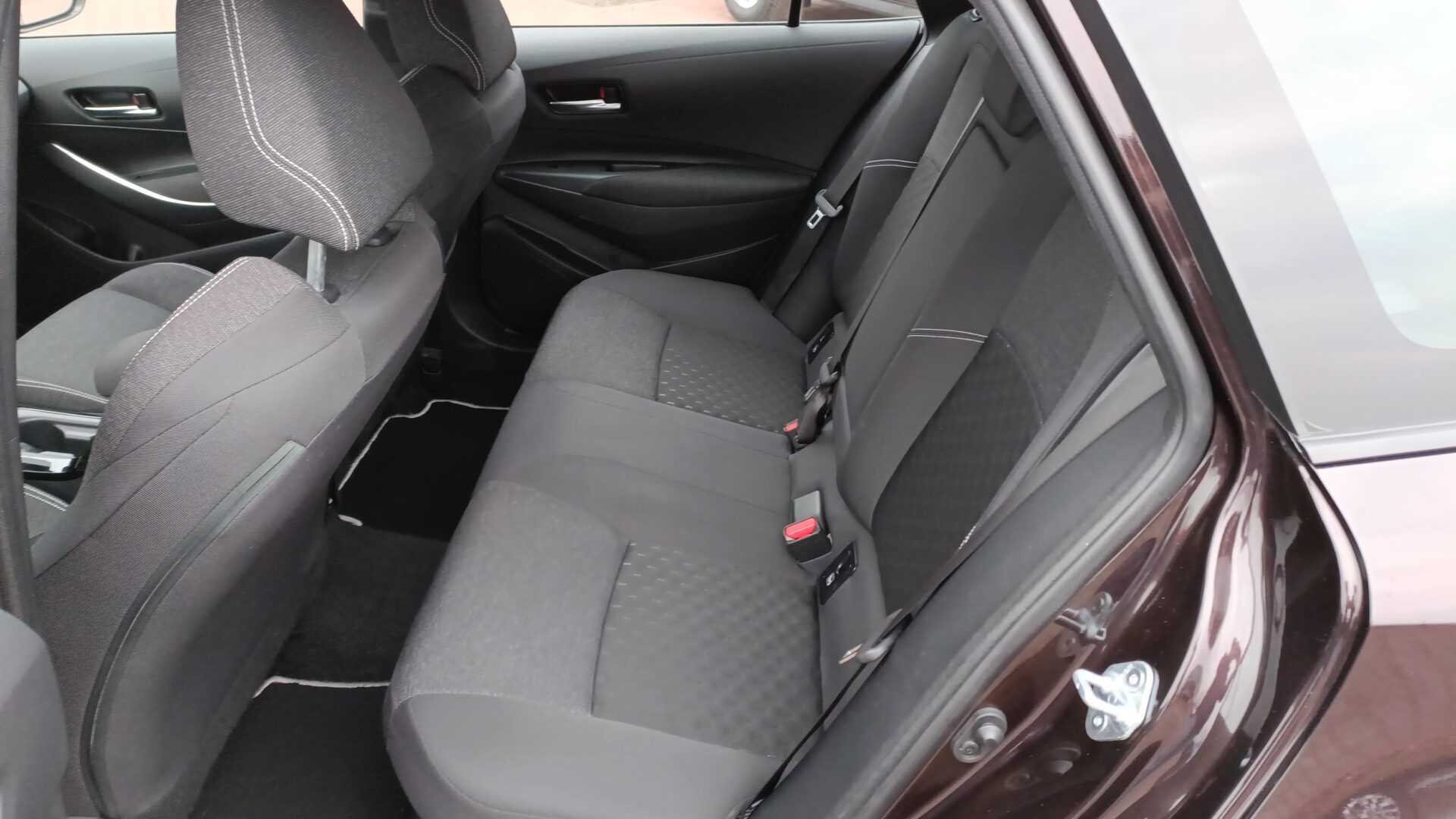 Toyota Corolla - zdjęcie 14