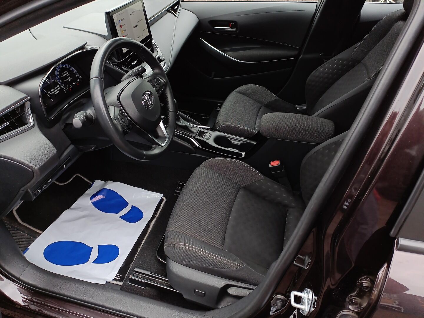 Toyota Corolla - zdjęcie 9